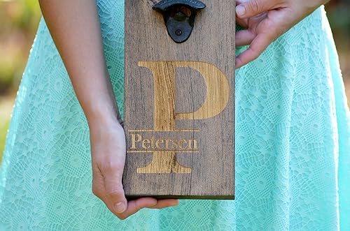 Miniatura 4 de Abrebotellas personalizado montado en la pared abrebotellas de cerveza de madera regalo padrinos de boda, artículos de bar rústicos
