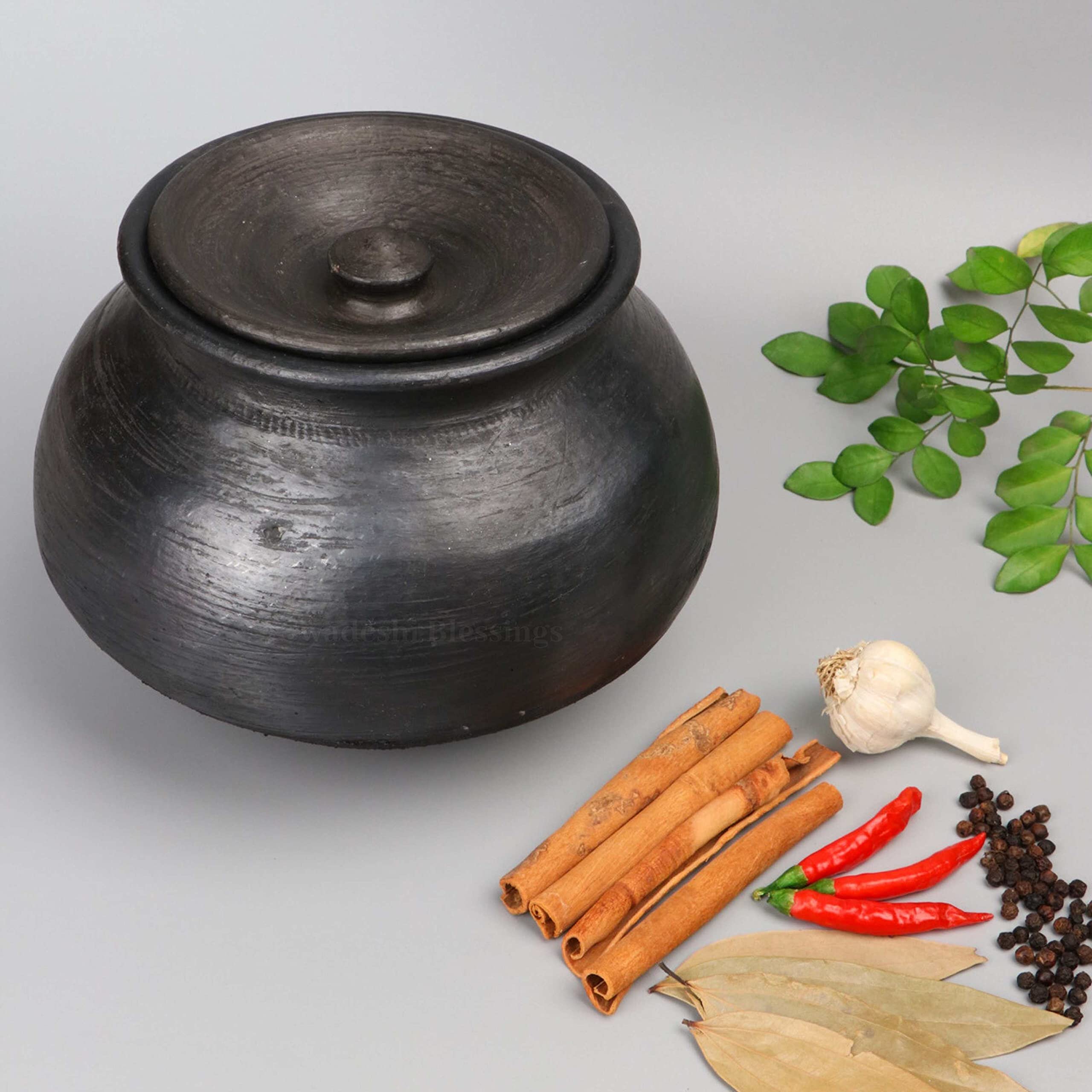Swadeshi Blessings HandMade Exclusive Range Unglazed Clay Handi/Earthen Pot for Cooking with Lid (4.5 LTR, Black) (with Natural Firing Shade & Stone Finished Mirror Shine) + Free Palm Leaf Stand