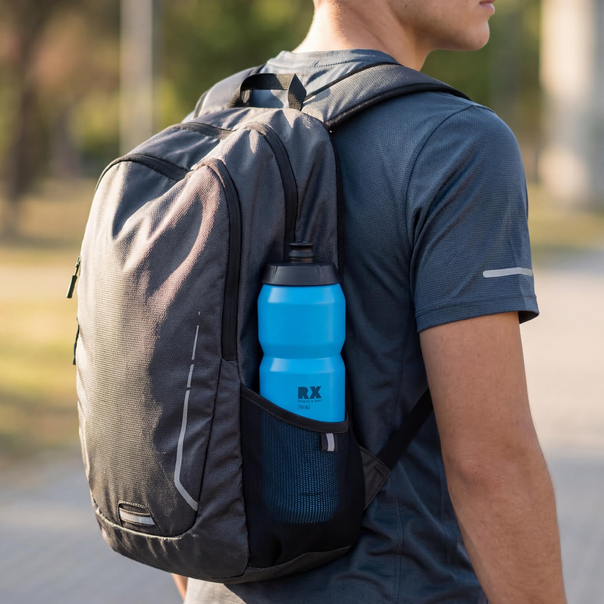 Polisport 8646300372 R 750ml AMZ Botella de Agua Multi-Deporte, Capacidad 750ml, Ultra-Ligero, Flexible, Boquilla Soft-Touch, Sin BPA, Bidón Ciclismo, MTB, Color Azul — view 9