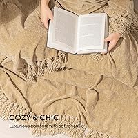 Vista 3 de RECYCO Manta Suave y Acogedora de Chenilla con Flecos de Borlas para Sofá, Silla, Cama, Sala de Estar, Regalo (Beige, 50" x 60")