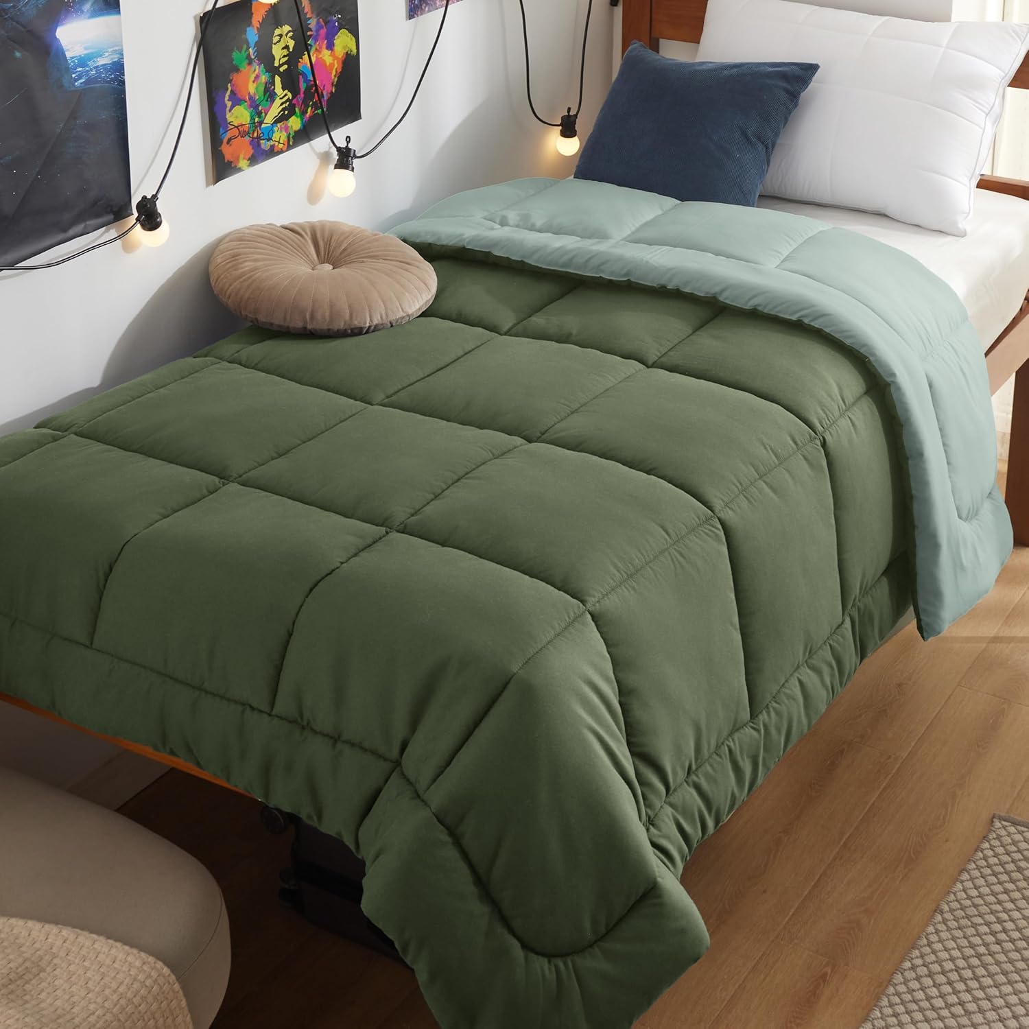Bedsure Twin XL Comforter Duvet Insert, All Season Bed Comforter, Quilted Down Alternative Duvet, Box Stitched Comforters with Corner Tabs, Machine Washable, 68 x 92 Inches (Green/Light Green)