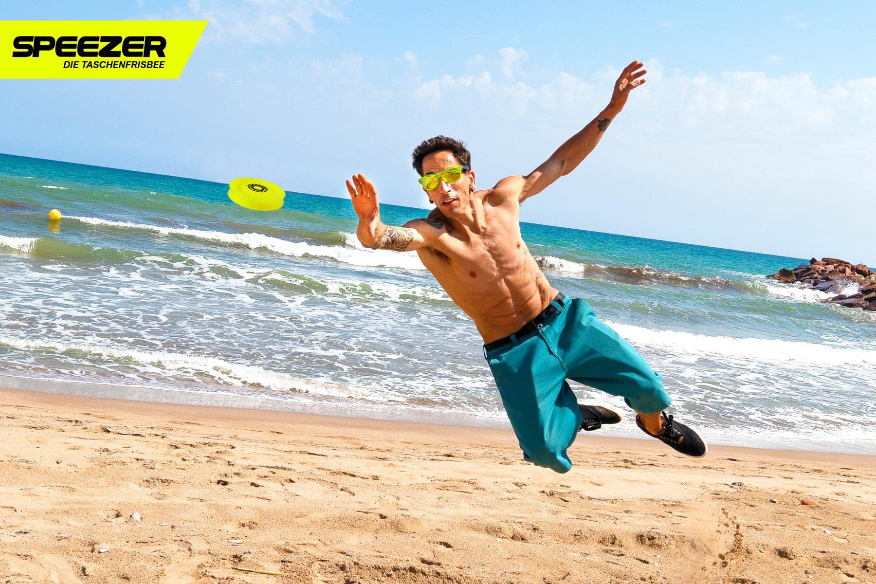 SPEEZER Lot de 3 mini frisbee - Le disque jaune est le gadget de sport amusant en plein air - Petit et doux, le disque frisbee se glisse dans n'importe quelle poche de pantalon et est le jeu de lancer