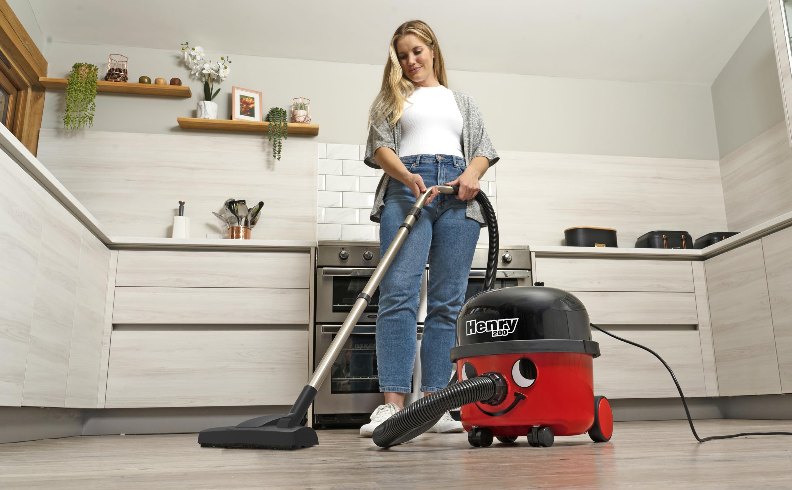 Numatic 900004/HVR200-11 Boden-Staubsauger Henry (620 Watt, 72 db) classic rot