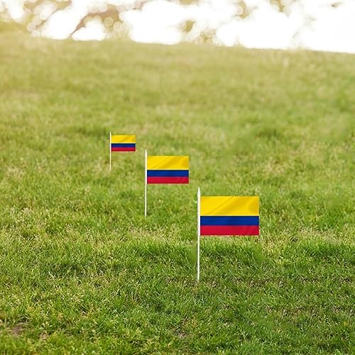 Miniatura 5 de Paquete de 25 mini banderas de Colombia, pequeña bandera colombiana en miniatura con poste blanco sólido de 12 pulgadas, bandera de 5 x 8 pulgadas,