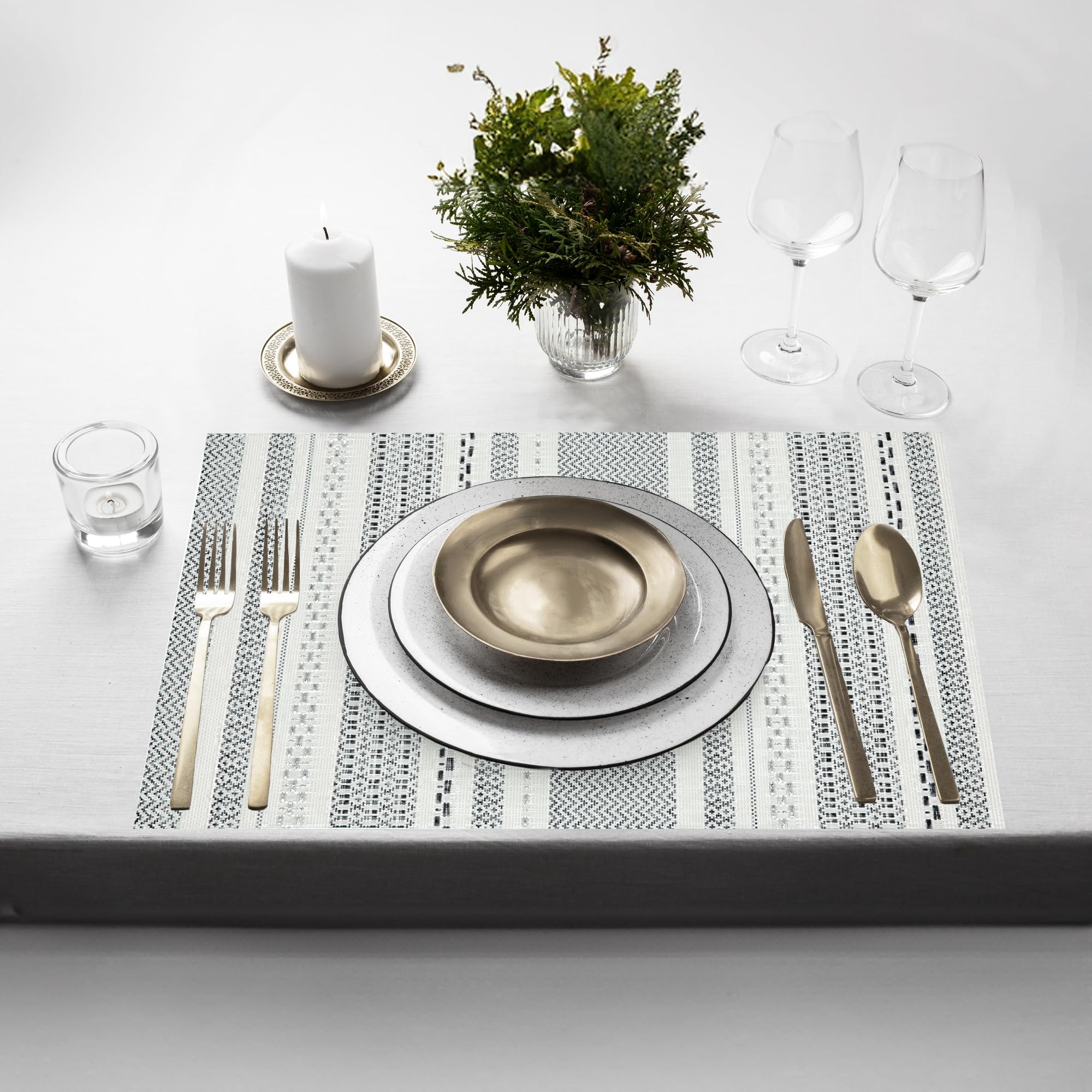Dainty Home Maya - Manteles individuales resistentes al calor, duraderos, antideslizantes, ecológicos, fáciles de limpiar, mezcla de poliéster, excelente decoración para hogares modernos, juego de 6