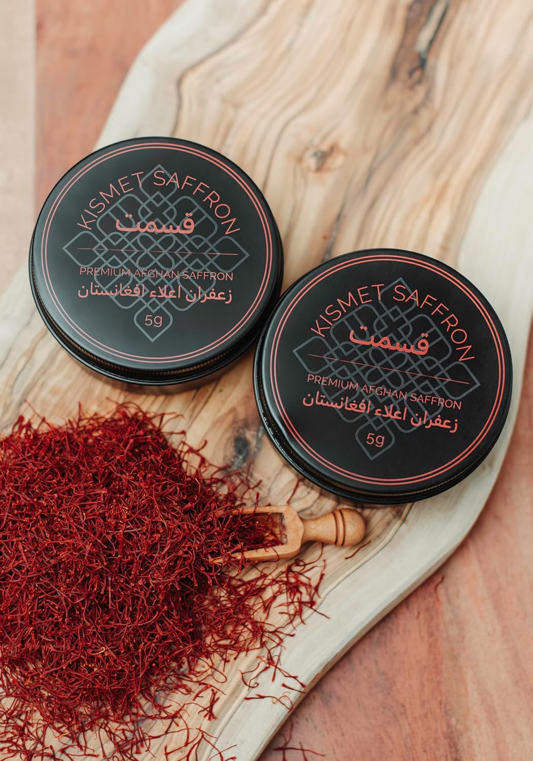 Aislado De Hilos De Azafrán Puro, La Esencia De La Buena Mesa En Una