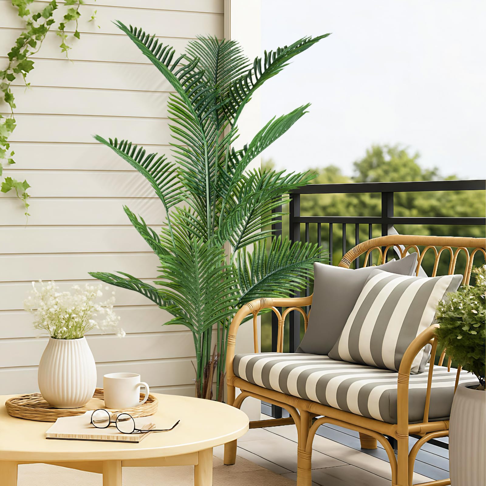 Hohe künstliche Palme für Innenräume – Lebensechter Areca-Baum mit realistischen grünen Blättern; große künstliche Tropenpflanze im schwarzen Topf für Zuhause, Büro, Wohnzimmer, Schlafzimmer
