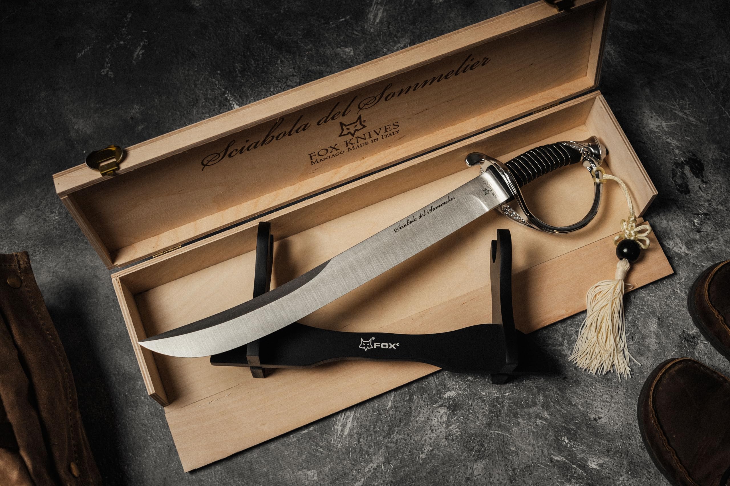 Amazon.com: Fox Knives Maniago Italy Champagne Saber, Sciabola del