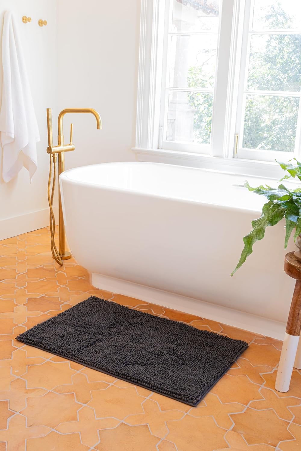 Highly Absorbent Bath Rug & Other Measurements - Elegant Gray Color Bathtub Mat, Machine Washable, Non-Slip & Ideal for Your Bathroom Floors, Bathtubs & Showers