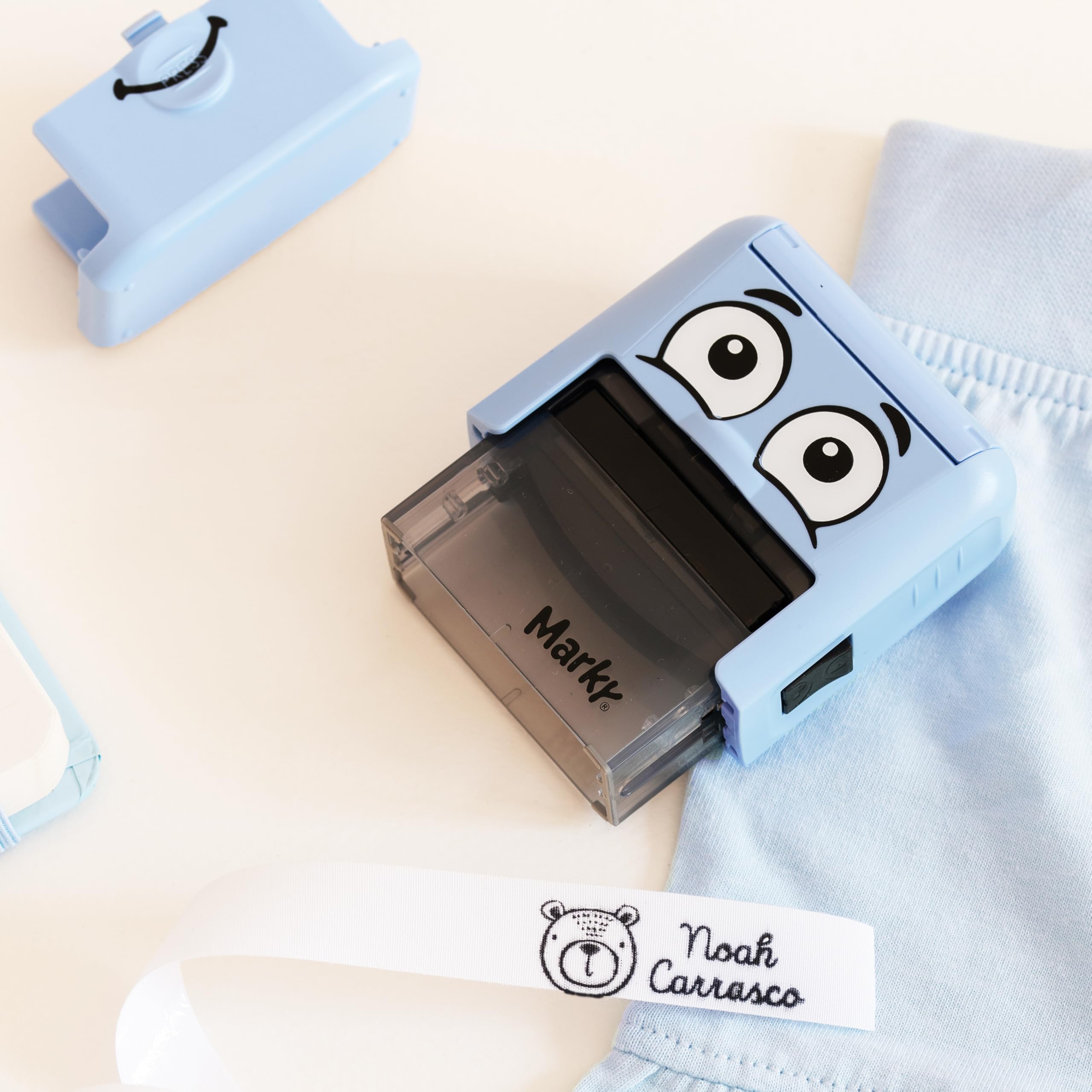 Stamp by Me | Sello Ropa Niños Personalizado | Sello Personalizado para Ropa | Marcador Ropa Niños | Sellos Impermeable Tinta Permanente | 9 Diseños con Dibujos Animados