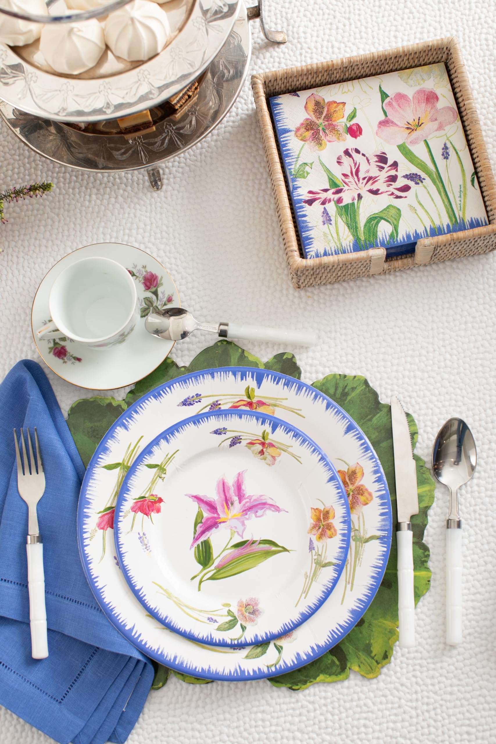 Amazon.com: Caspari Isabelle's Garden Paper Salad & Dessert Plates