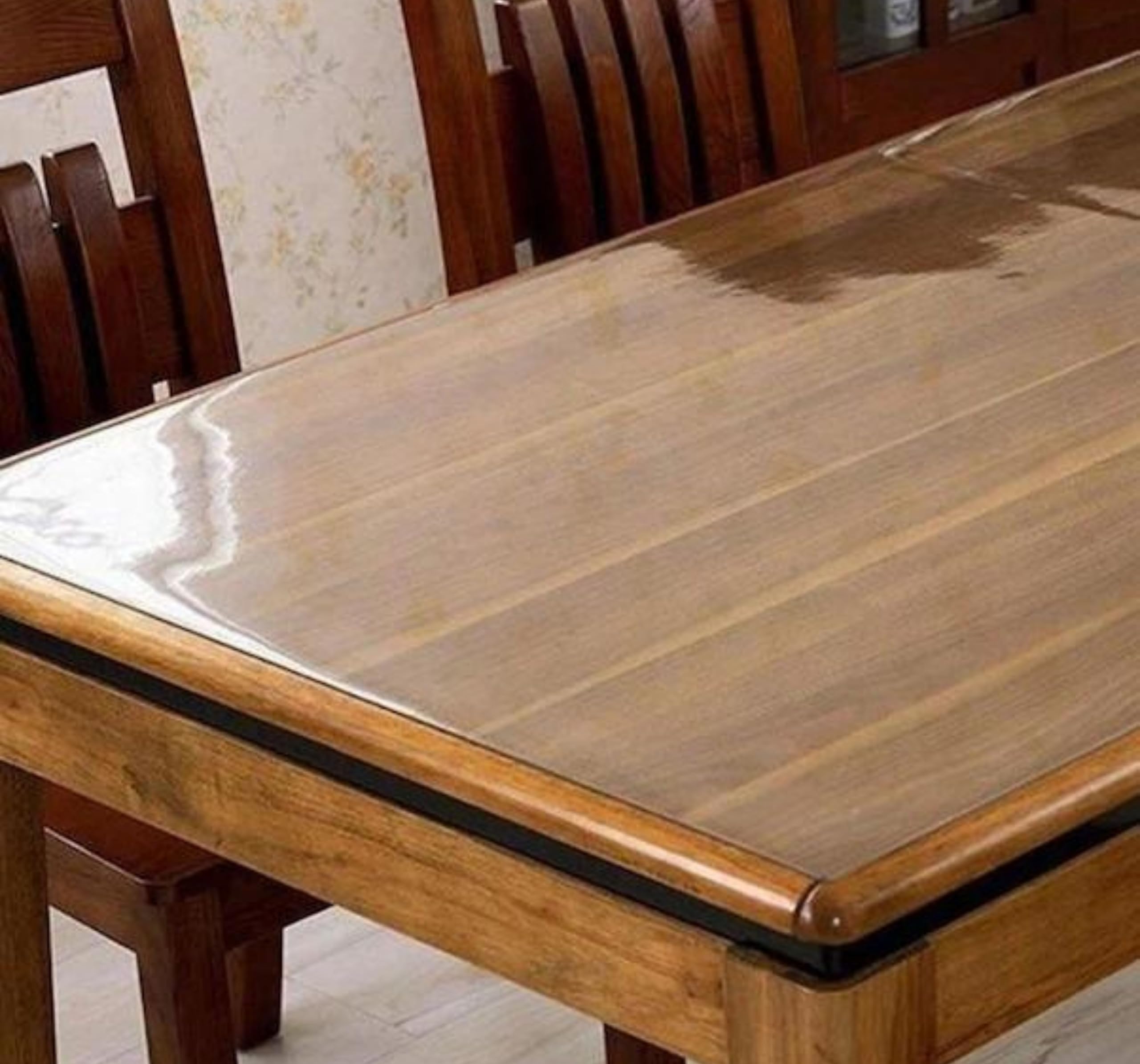 Transparente Tischdecke und Tischschutz aus 1,5 mm Folie in Glasoptik. Maße und Größen können individuell ausgewählt Werden. (100 x 220 cm)