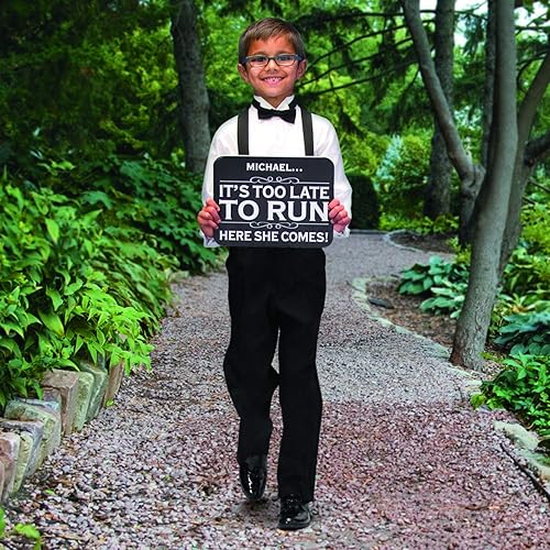 Miniatura 2 de Letrero de boda personalizado con texto en inglés "It's Too Late to Run, Here She Comes para portador de anillos"