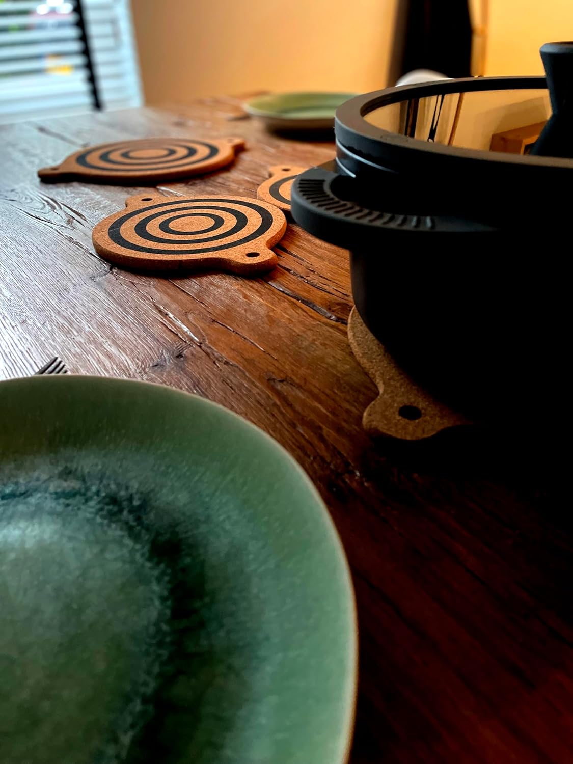 Magnet Cork Trivet, Multipack Set of 4 Magnetic Cork Trivets, Pot Holders for Hot Pots and Pans, Protects Kitchen Countertops, Protection for Table, for Cooking and Baking, Easy to Use
