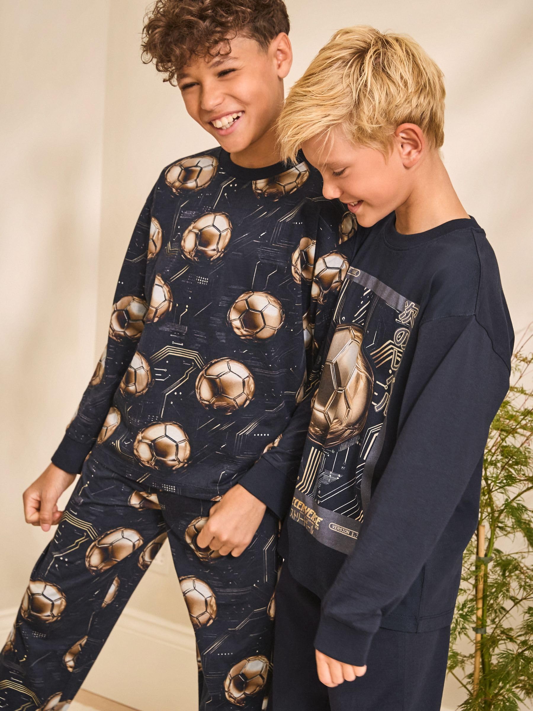 NEXT Jungen Schlafanzüge mit Langen Ärmeln, 2er-Pack