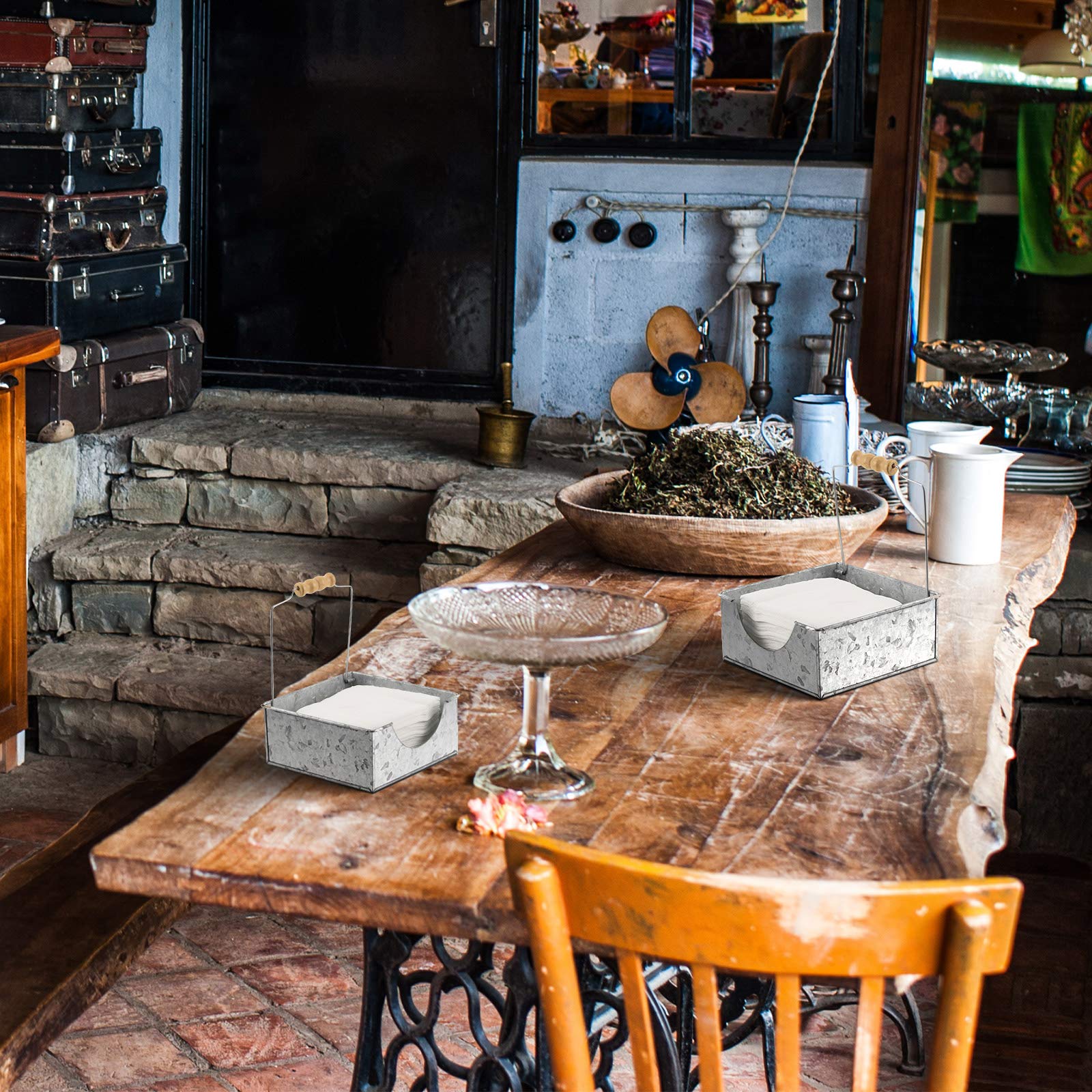2 portatovaglioli con manici in legno, in metallo argentato, piatto quadrato, portatovaglioli decorativo, con accento in legno rustico, per tavoli da cucina, ristoranti, interni ed esterni