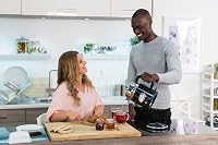 Russell Hobbs Retro Vízforraló 1.7L 2400W Fekete Rozsdamentes Acél Gyors Felmelegítés 8