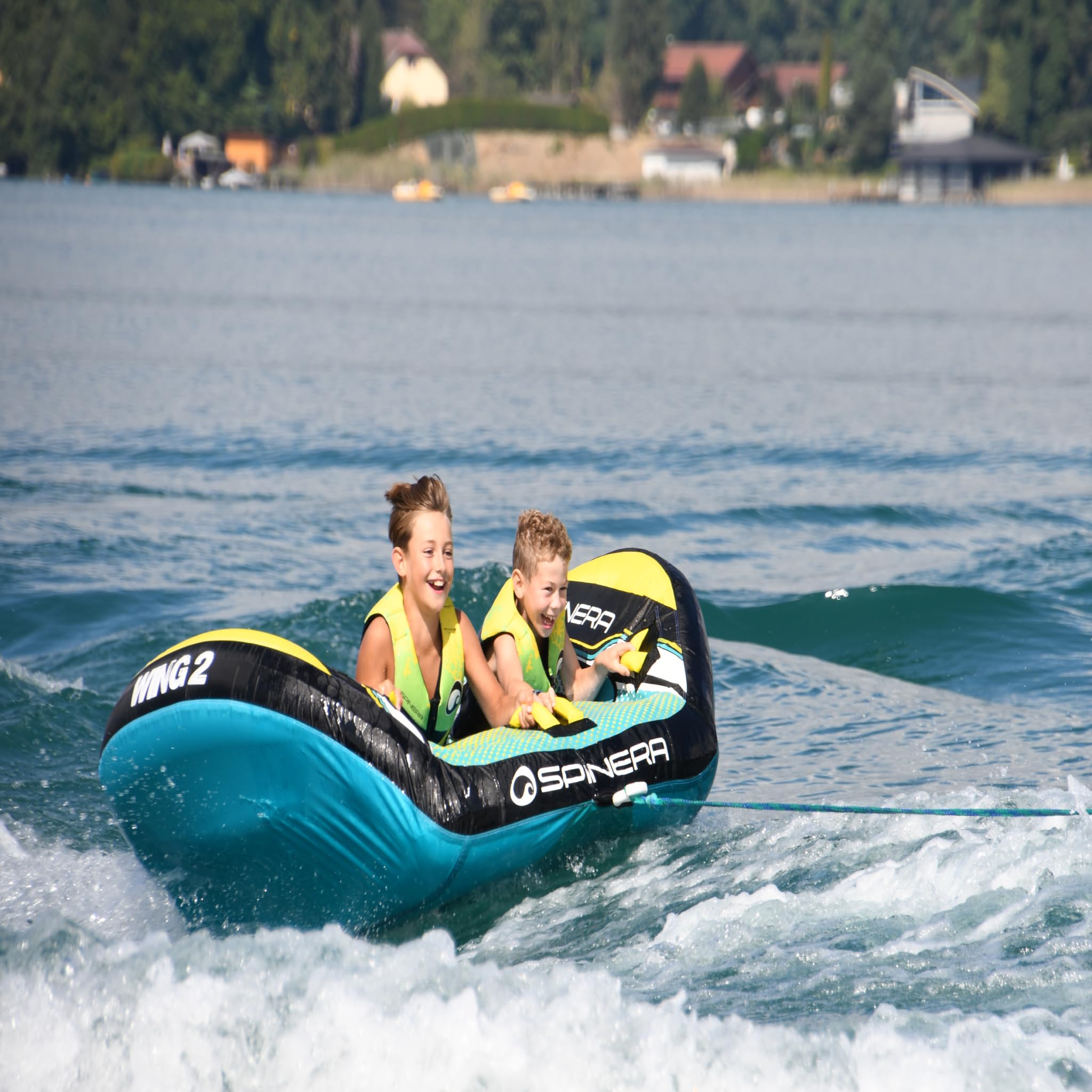 SPINERA Wing Towable Wasser Tube 2 & 3 Personen – Fliegendes Action-Tube mit Flügeldesign, 840D Nylon Full Cover, Boston Ventil & Quick Connector – Luftkammern für Sicherheit & Speed