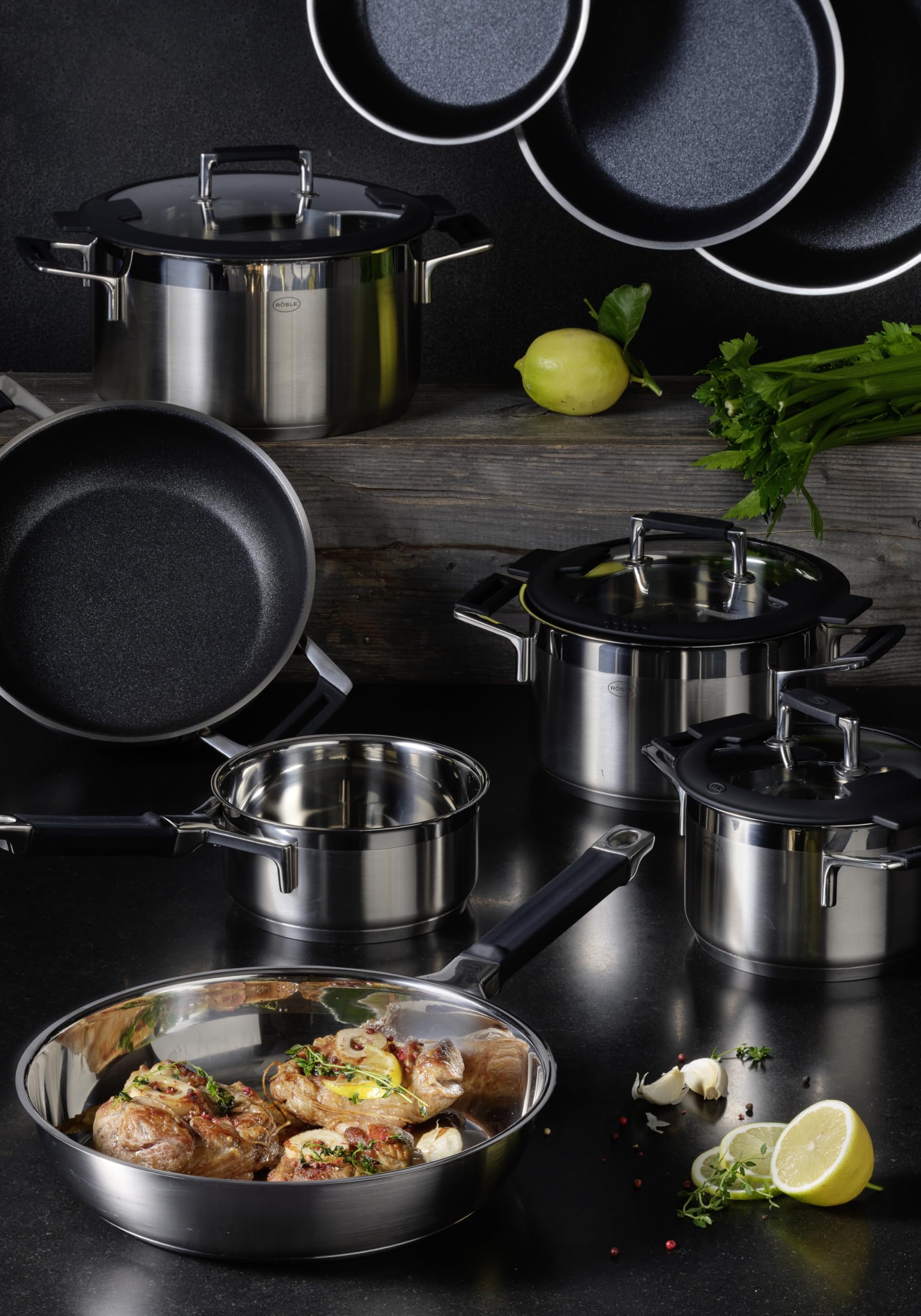RÖSLE SILENCE PRO koekenpan, Hoogwaardige roestvrijstalen koekenpan voor perfect aanbraden van steaks en meer, 24 cm, zilver, 18/10 roestvrij staal