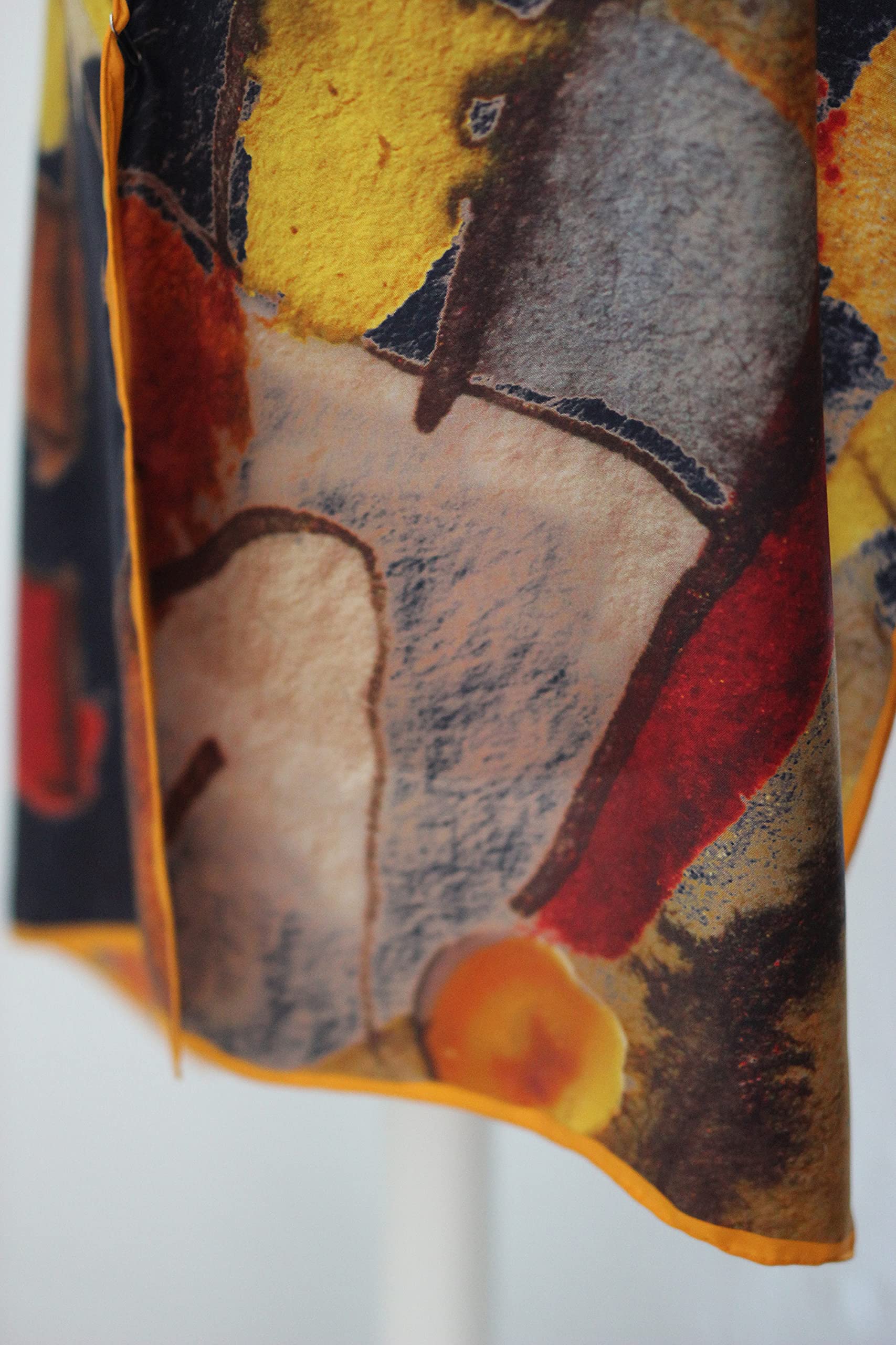 Seidentuch "Picasso Art" - Kunstvolles Design mit dicken Pinselstrichen