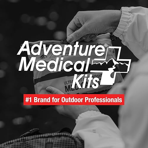 Miniatura 7 de Adventure Medical Kit Ultraligero  Impermeable Kit médico .9  Hasta 4 personas, hasta 4 días  Incluye vendajes, elementos esenciales de ampolla y