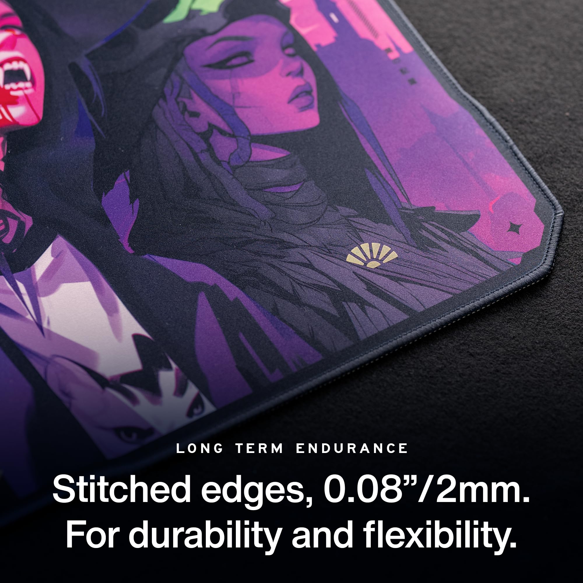 Tapis de jeu avec accents en feuille d'or | Nuit de clan de Kamigawa | Forme personnalisée futuriste | Compatible avec Magic The Gathering