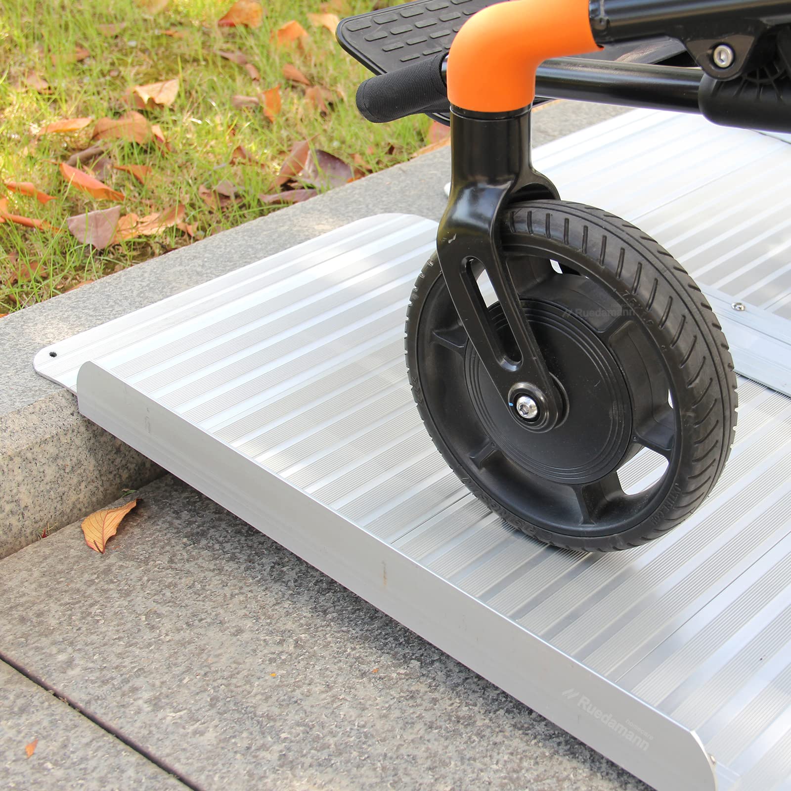 Ruedamann Aluminum Folding Threshold Ramp, 600 Pound Capacity, Anti-Skid Pad, Webbing Handle, Anti-Collision Mute Pad for Wheelchairs, Steps, Stairs, Curbs, Doorways (28.7 Inch Wide, 3 FT, Pack of 1)