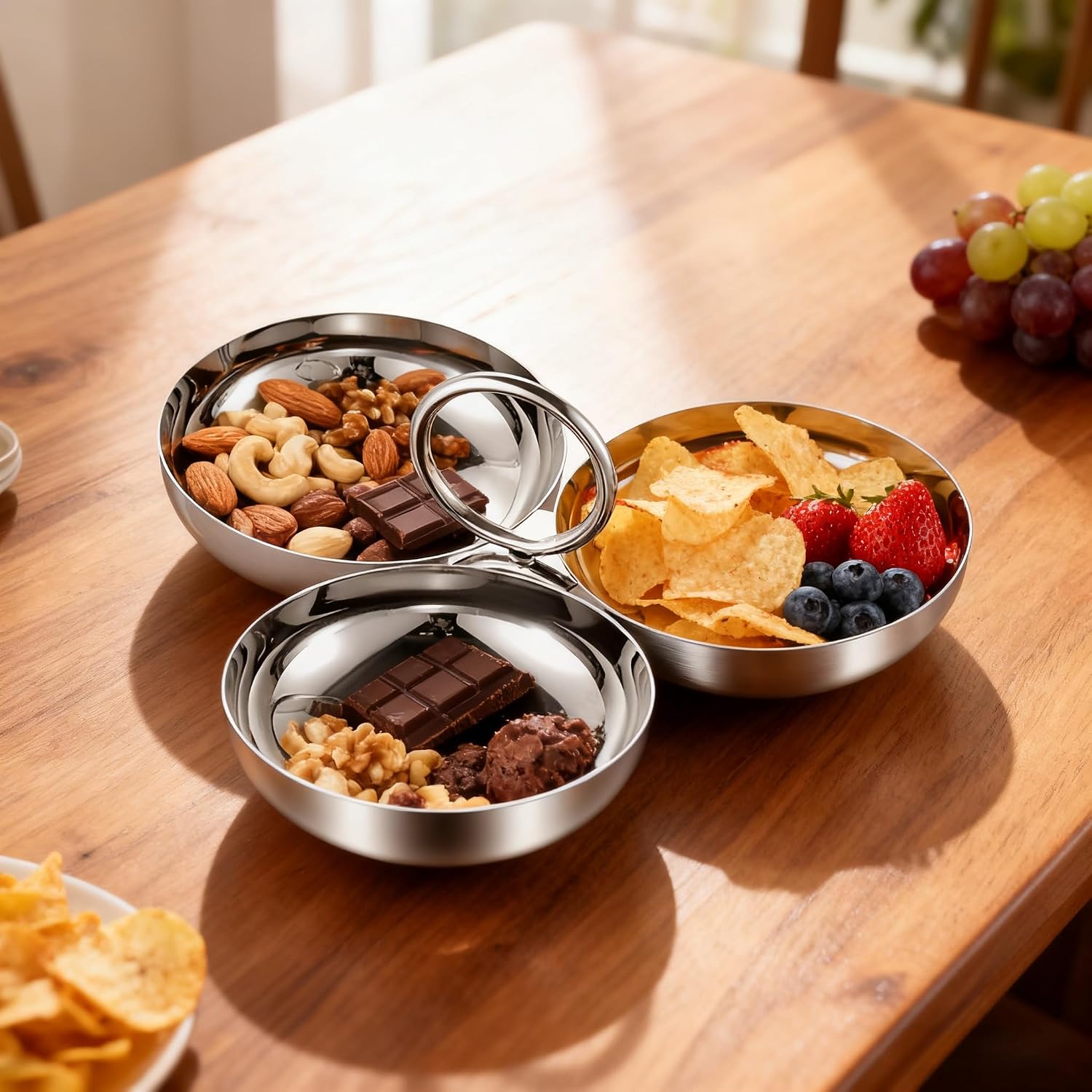 Cluster Serving Bowls 3 in 1 Silver Stainless Steel Snack Bowls Connected Fruit Tray Snack Plate for Home Kitchen Party Reusable Portable Ring Style Dessert Bowl Set
