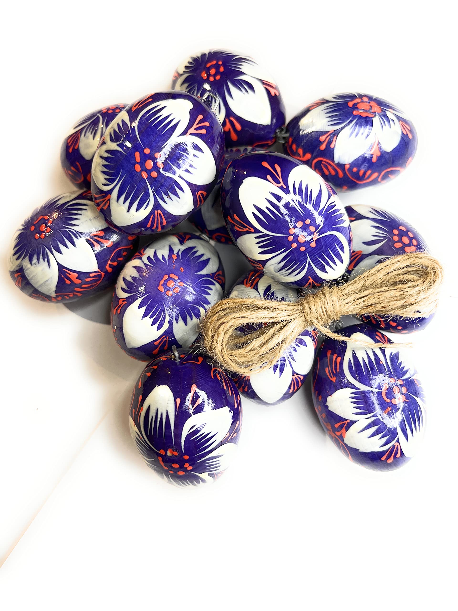 Ukrainisches Kunsthandwerk 12 Holz Ostereier Blau/Violet mit weiße Blume – Handbemalt – mit Stabiler Metallöse & Naturfaden – Sofort dekorierfertig