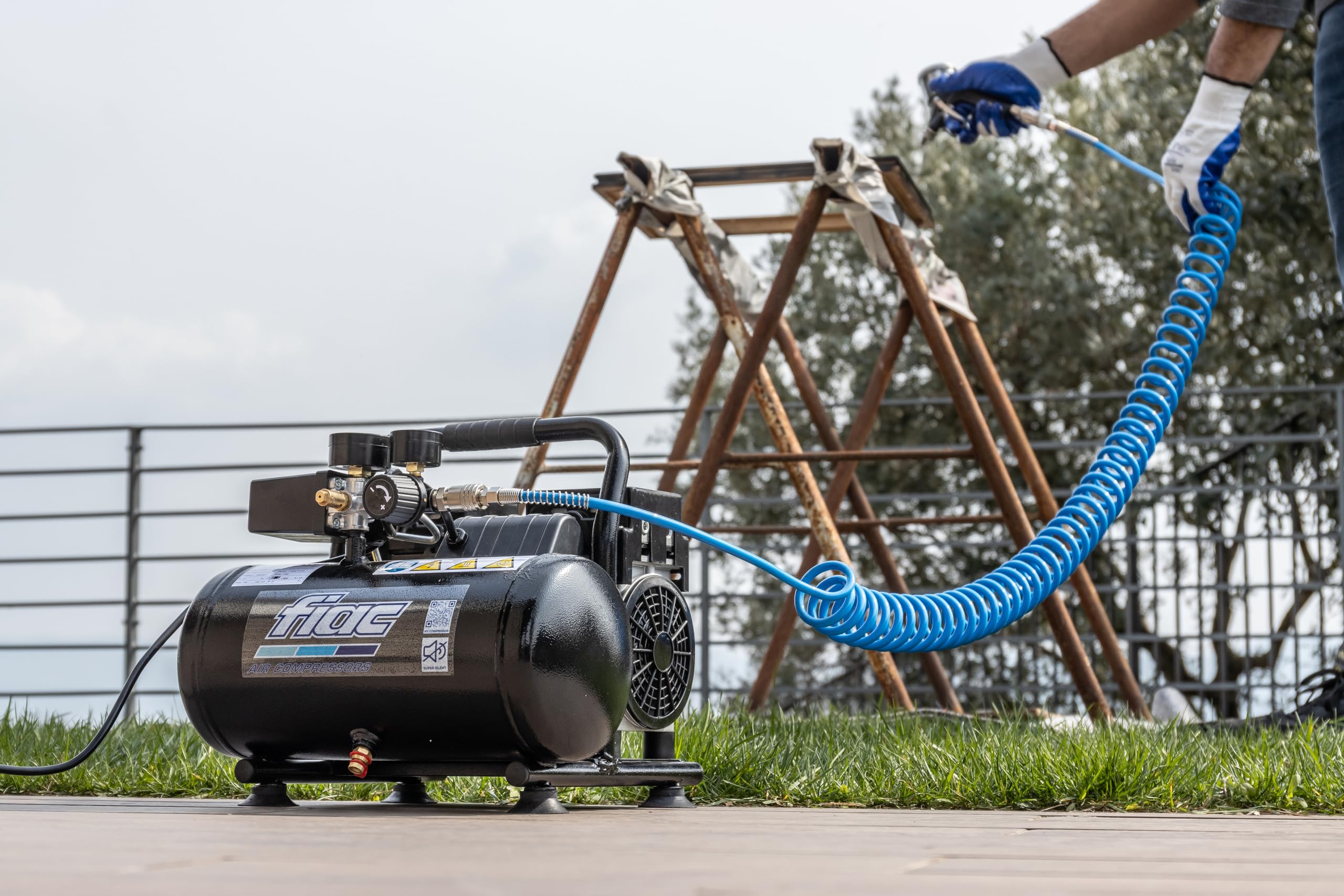 FIAC Tragbarer Luftkompressor SUPERSILENT 6, Ölfrei, Maximaler Druck 8 Bar, 1 PS, 6-Liter-Tank, Geräuschpegel 58 dB LpA