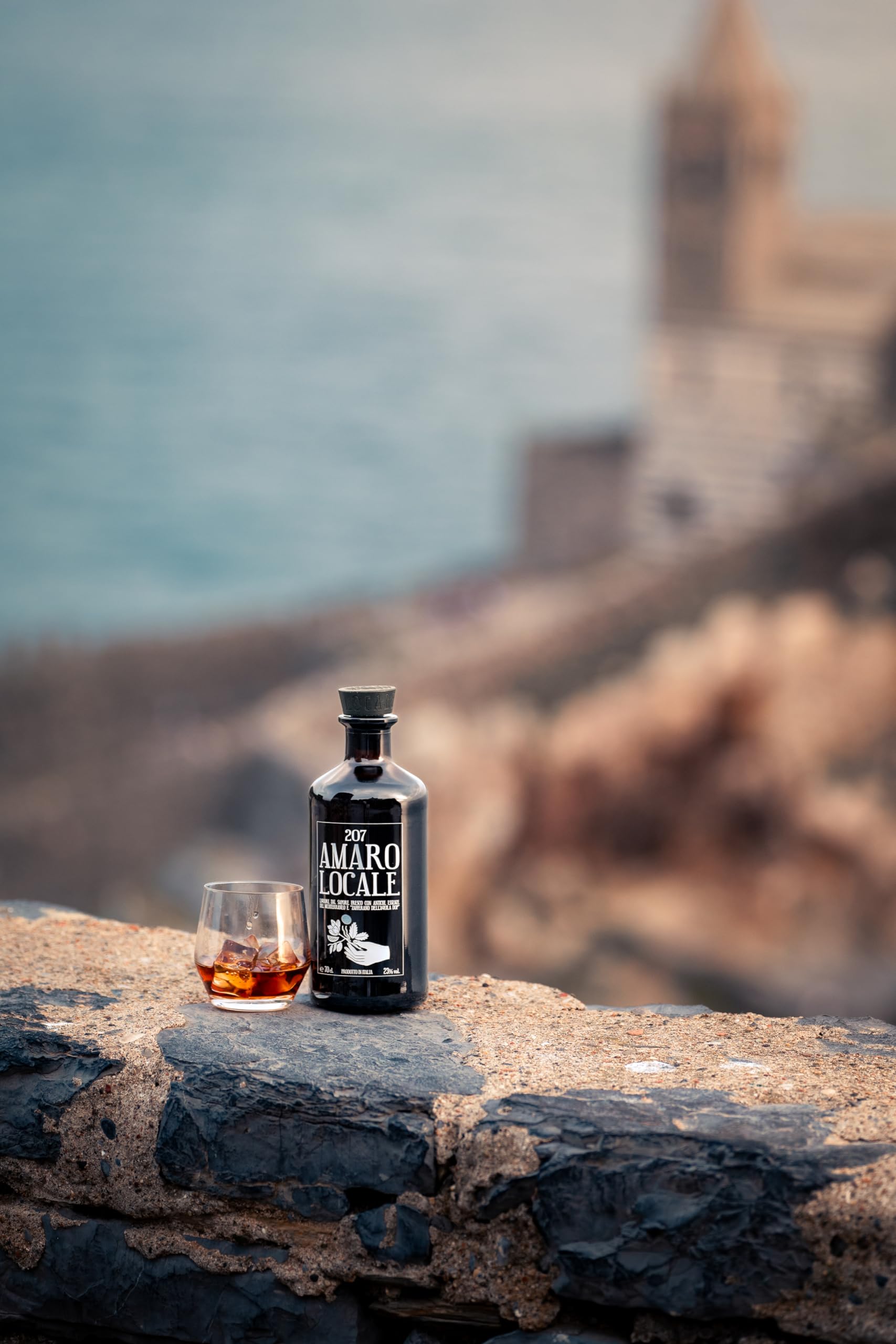 207 Amaro Locale, Miglior Amaro al Mondo 2024, Confezione Regalo, con Zafferano DOP, vol 23%, 70 CL