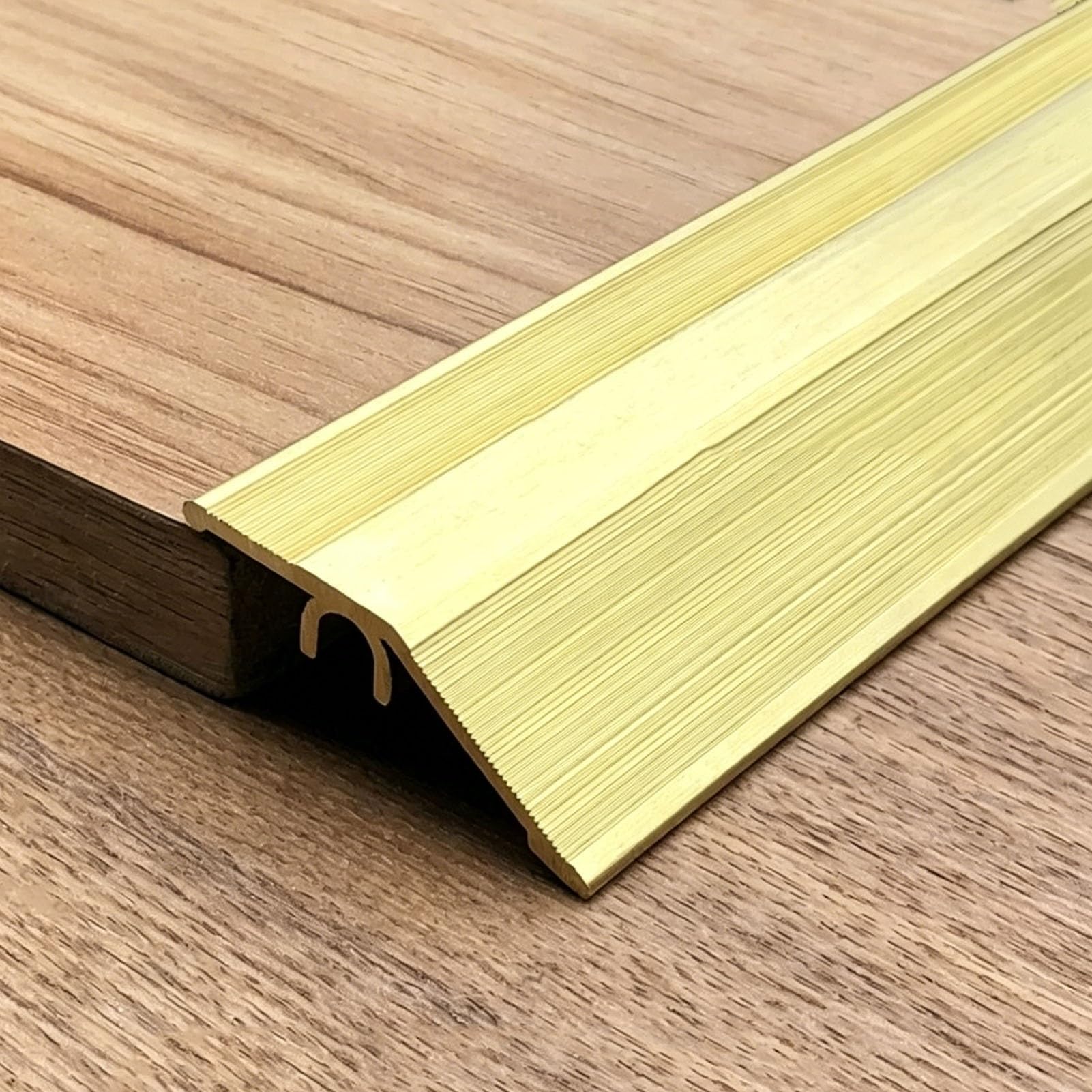 Soglia di Dislivello Pavimento Protezione per Soglia Porta in Ottone per Pavimenti in Laminato, Moquette e Piastrelle, Copertura Antiscivolo per Soglie di 1 mm di Spessore(43mm(1 3/4in))