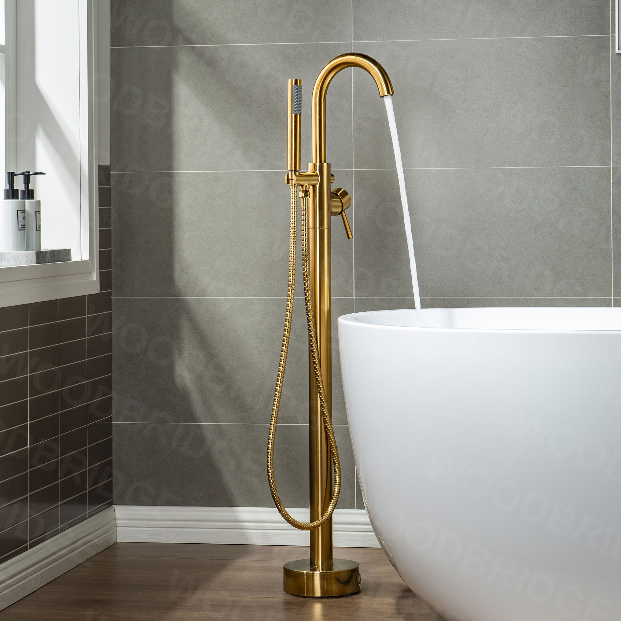 WOODBRIDGE F0007 BG Llave para bañera freestanding montada en el piso, grifería de baño de latón con ducha de mano, acabado oro cepillado miniatura 7