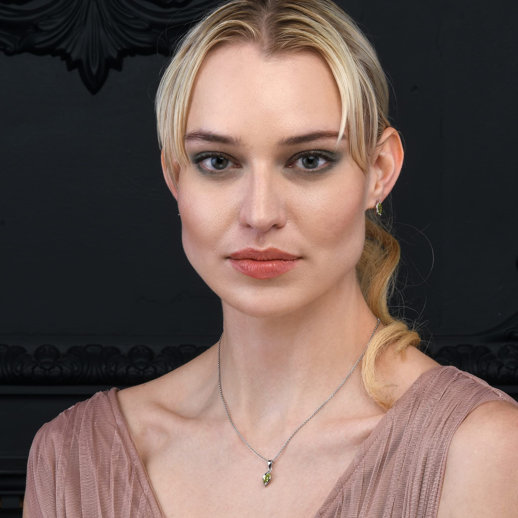 namana 925 Sterling Silber Halskette mit natürlichen Edelstein-Anhängern für Damen, Sterling Silber Halskette mit Halbedelsteinen in Marquise-Form an einem eleganten Anhänger für Frauen.