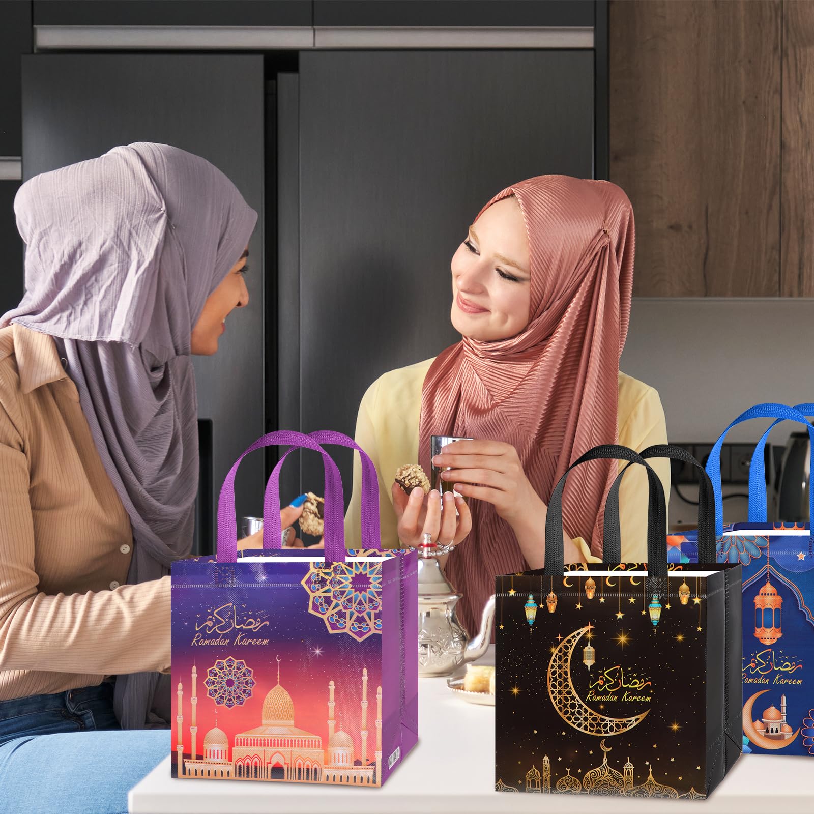 Lot de 4 sacs cadeaux pour l'Aïd Mubarak réutilisables avec poignée, sacs de fête polyvalents en tissu non tissé, accessoires de fête Ramadan Kareem, 23 x 22 x 11 cm
