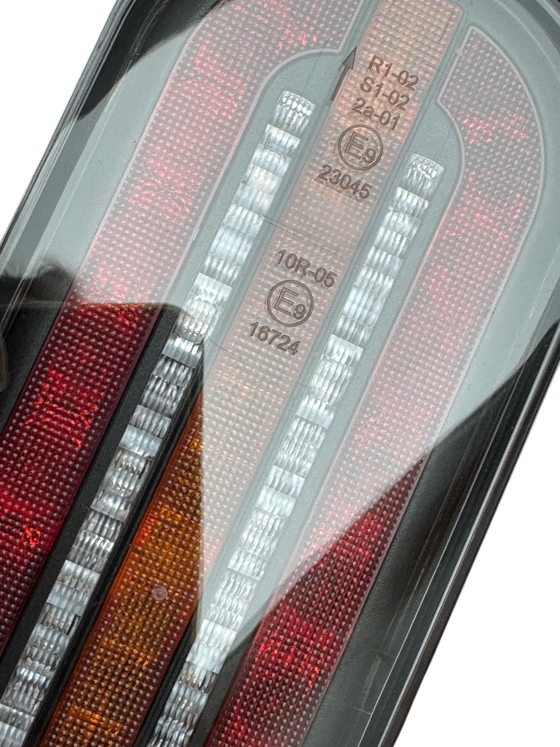Set 2 Fanali Posteriori LED 3 Funzioni con Freccia Dinamica 12–36V – Posizione, Stop, Indicatore – Omologazione E9 R10 – per Rimorchio, Camion, Caravan