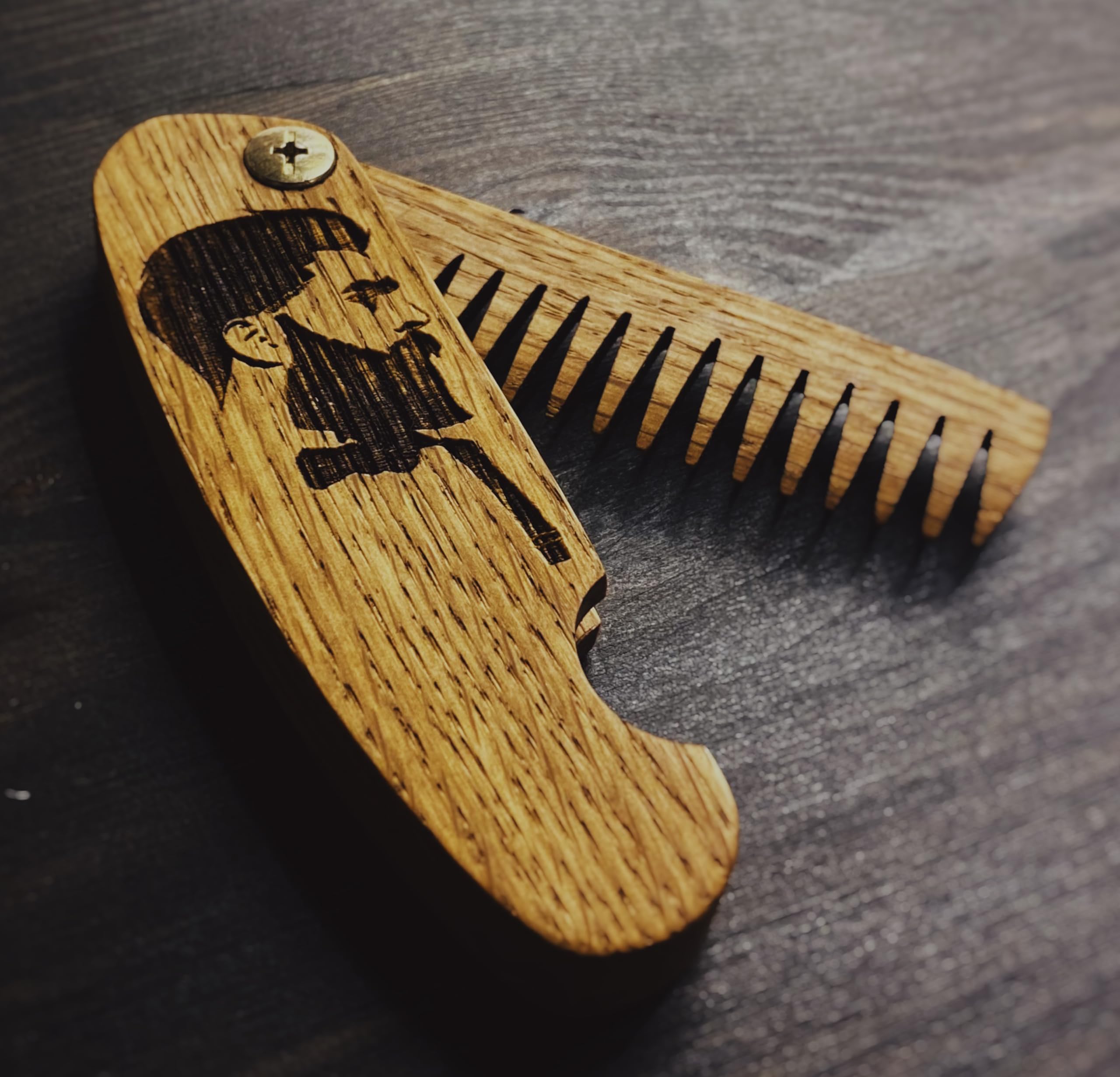 B4K Premium Holzkamm für Männer – Handgefertigter Taschenkamm für Haare, Bart und Schnurrbart – Reisegröße