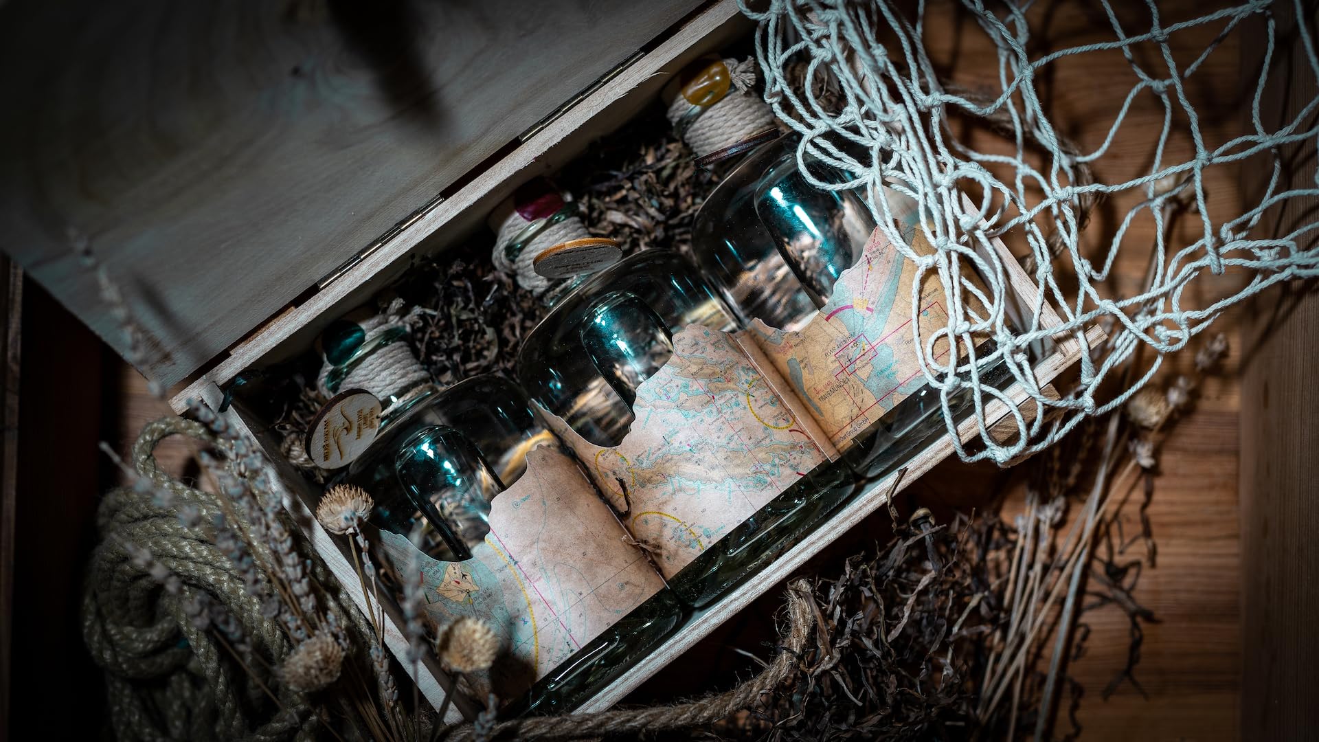 Navis Gin – Mehrfach ausgezeichnet - Handcrafted - Originale Seekarte als Banderole - regionale Zutaten aus der jeweiligen Meeresregion - Deutsche Manufaktur - 43% Vol. - 0,5l (Navis Gin - 3er Set)