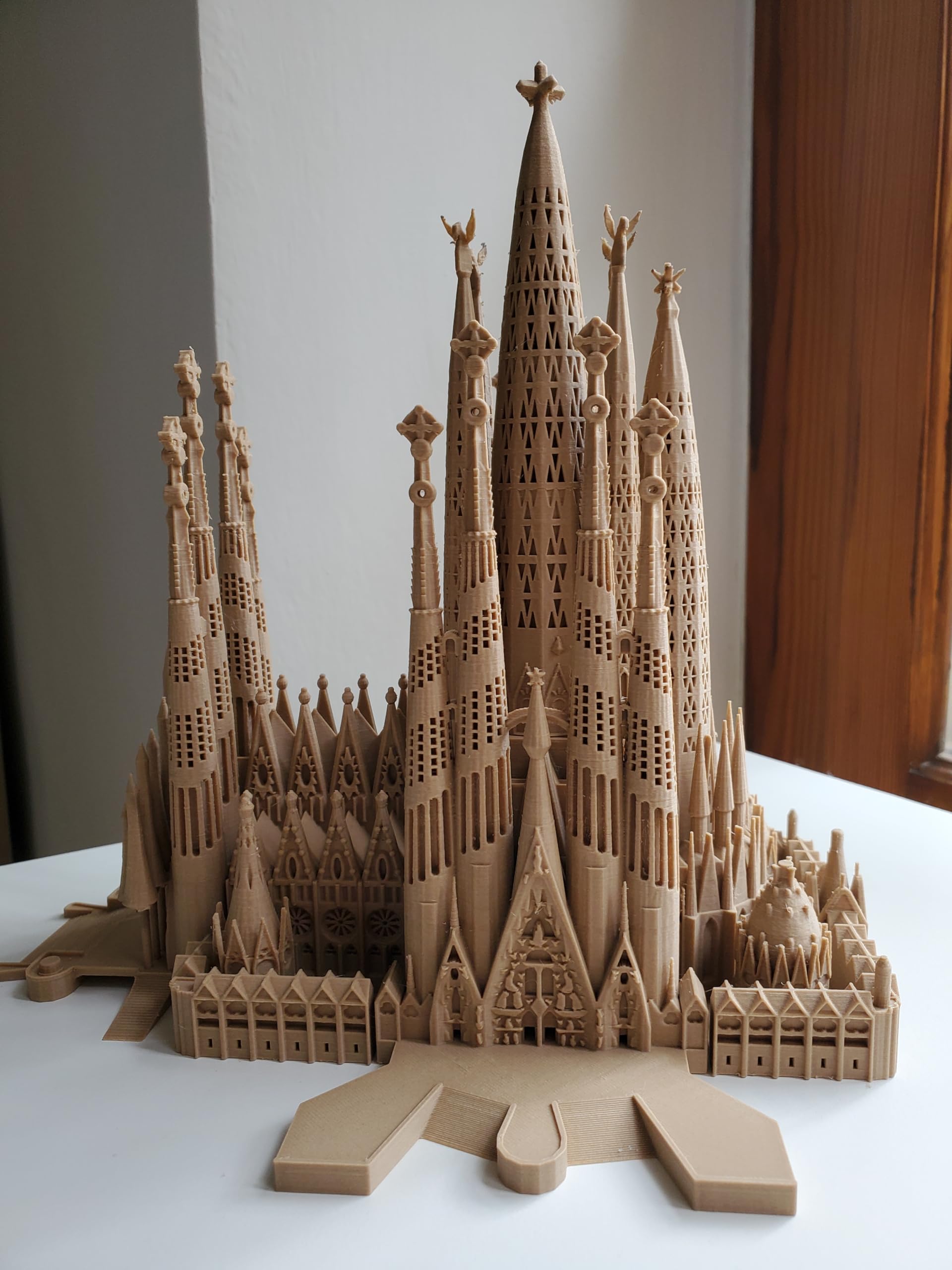 Generico Sagrada Familia, Barcelona Landmark Model, Architectural Sagrada Familia Model, Unique Barcelona Souvenir, Artistic Sagrada Model