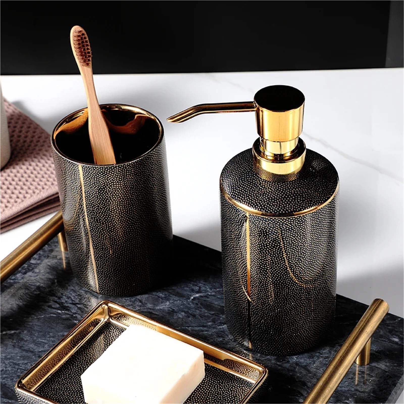 Juego de dispensador de jabón de baño de cerámica, dispensador de jabón líquido, botella de loción, soporte para cepillo de dientes, accesorios de baño dorados para decoración funcional y elegante