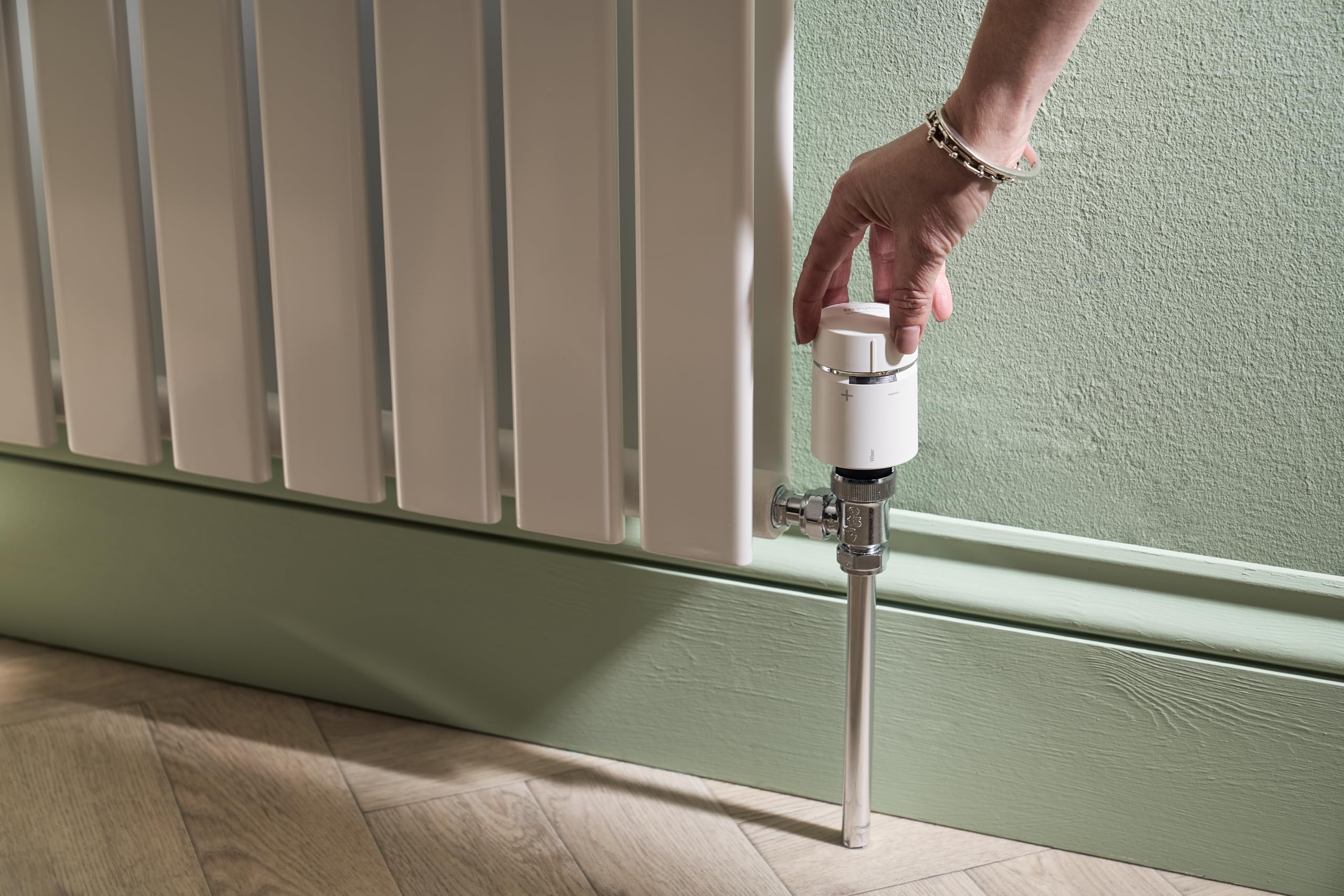Schneider Electric Smart Home CCTFR6100 Termostat Grzejnikowy, Biały, Alexa/Google Assistant