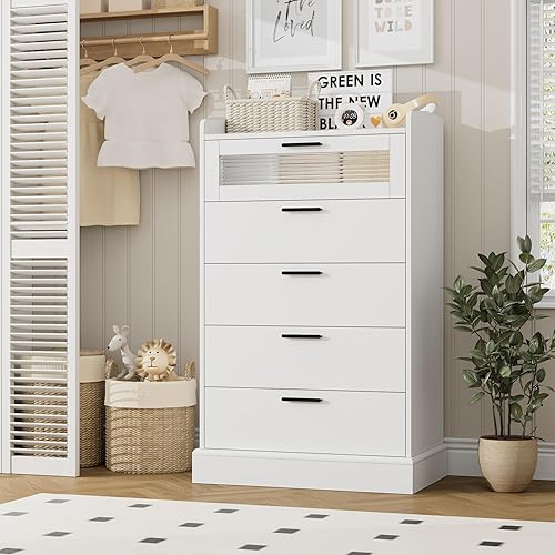 Miniatura 7 de HOSTACK Cómoda moderna de 5 cajones para dormitorio, cómoda alta blanca con asas de metal, armario de almacenamiento de madera con valla anticaída y