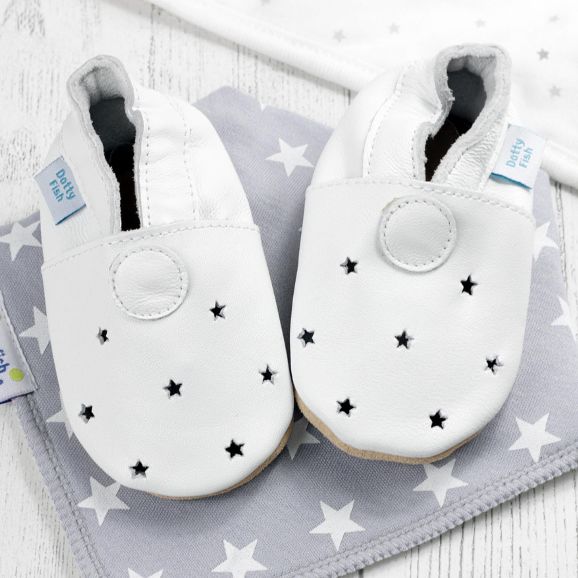 Dotty Fish Calzado Minimalista para bebés y niños. Zapatos Unisex de Piel Suave con Suela Antideslizante. Ligeros, Flexibles, Respirable y aprobados por podólogos. Tobillo elástico. De 0 a 4 años - 3