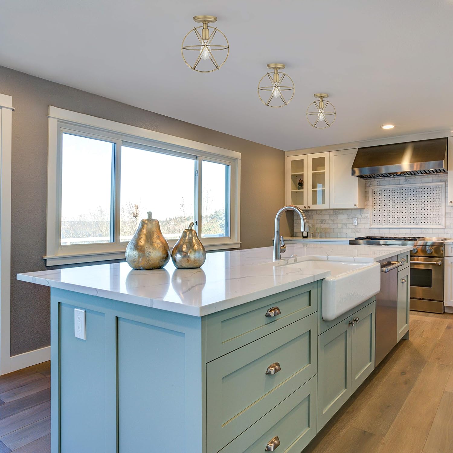 Linea di Liara Avesso Farmhouse Flush Mount Ceiling Light Fixture Rustic Antique Brass Semi Flush Mount Industrial Industrial Ceiling Light Hallway and Kitchen Light Fixtures, LED Bulb Included