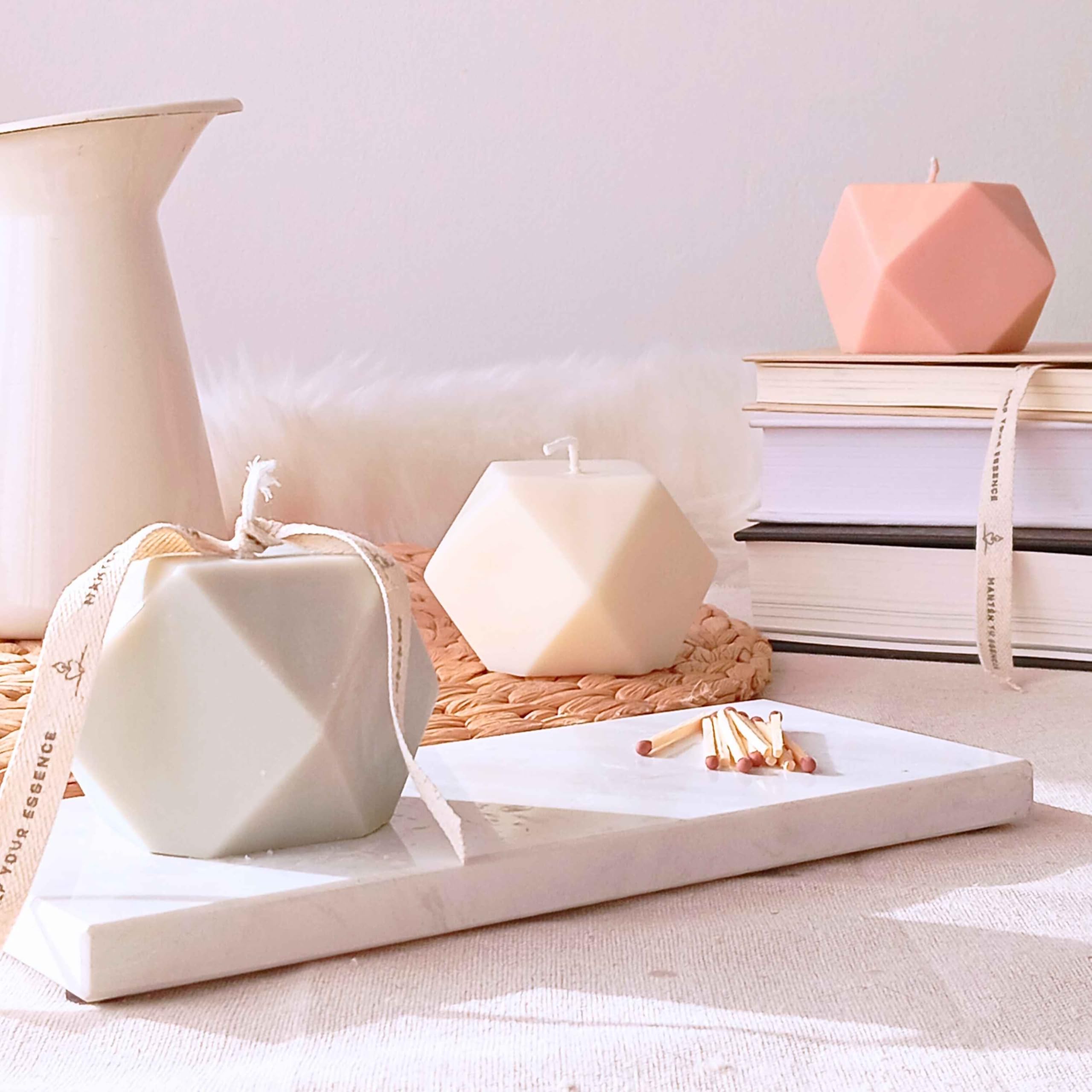 NaturaCandles Candela Profumata A Forma Di Mondo - Artigianale, 3 Aromi, Regalo Perfetto - FRESH WHITE - Foto 6