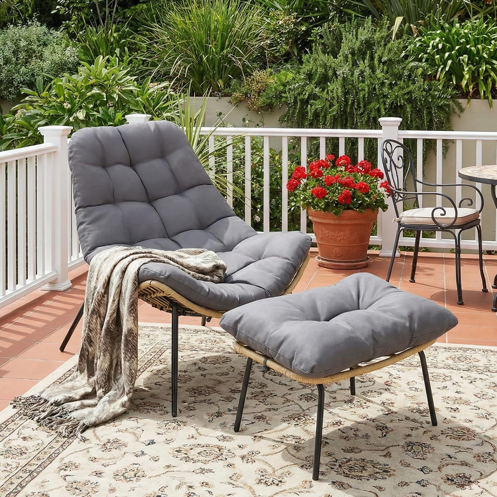 LIFERUN Gartenstuhl mit Hocker, Loungesessel Rattan, Gartensessel Wetterfest, bis 120 kg, Balkonsessel mit Abnehmbarem Kissen, Waterproof, für Garten Balkon Wohnzimmer Hof Schlafzimmer Terrasse, Grau