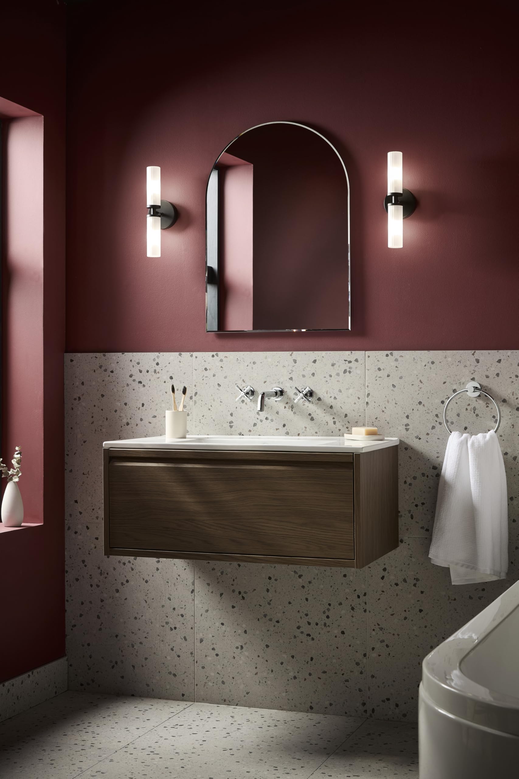Bristan Cruzar - Grifo mezclador para lavabo con 3 orificios para montaje en pared, con función de ahorro de agua, acabado cromado