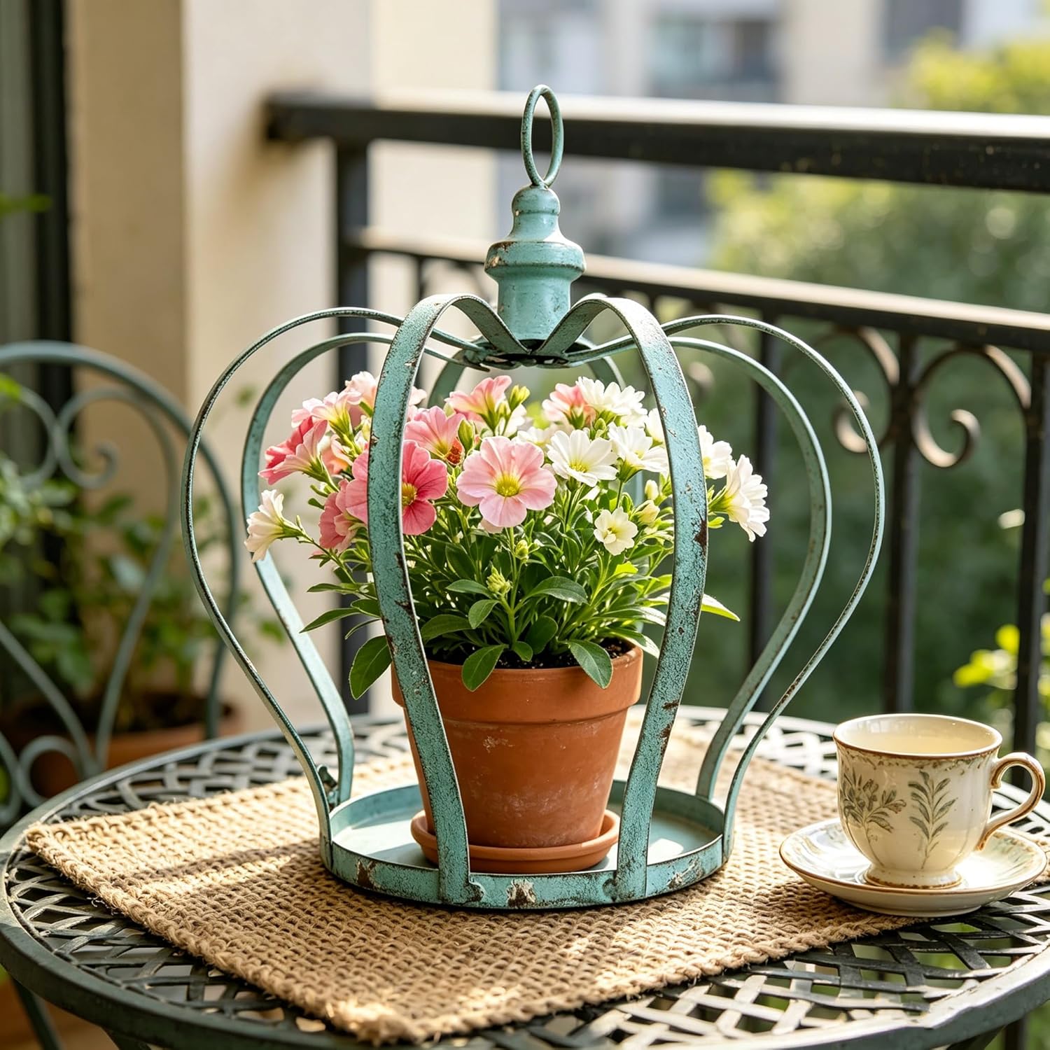 Vintage Rustic Metal Crown Hanging Plant Stand for Indoor & Outdoor Distressed Decor Tabletop Plant Holder Flower Pot Rack for Boho Garden Balcony Patio Farmhouse