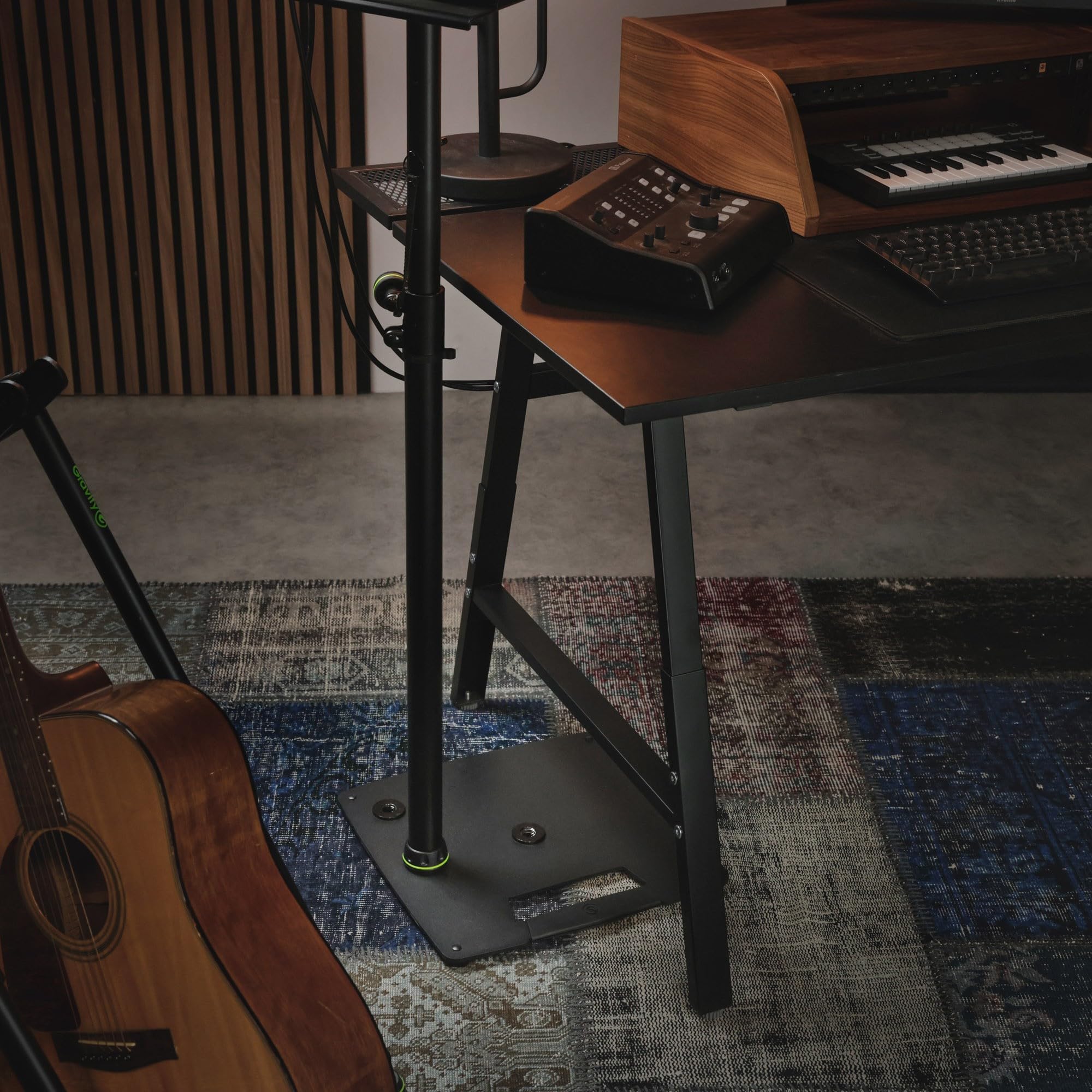 Gravity SP 3202 CS B Supporto per monitor da studio con base quadrata in acciaio