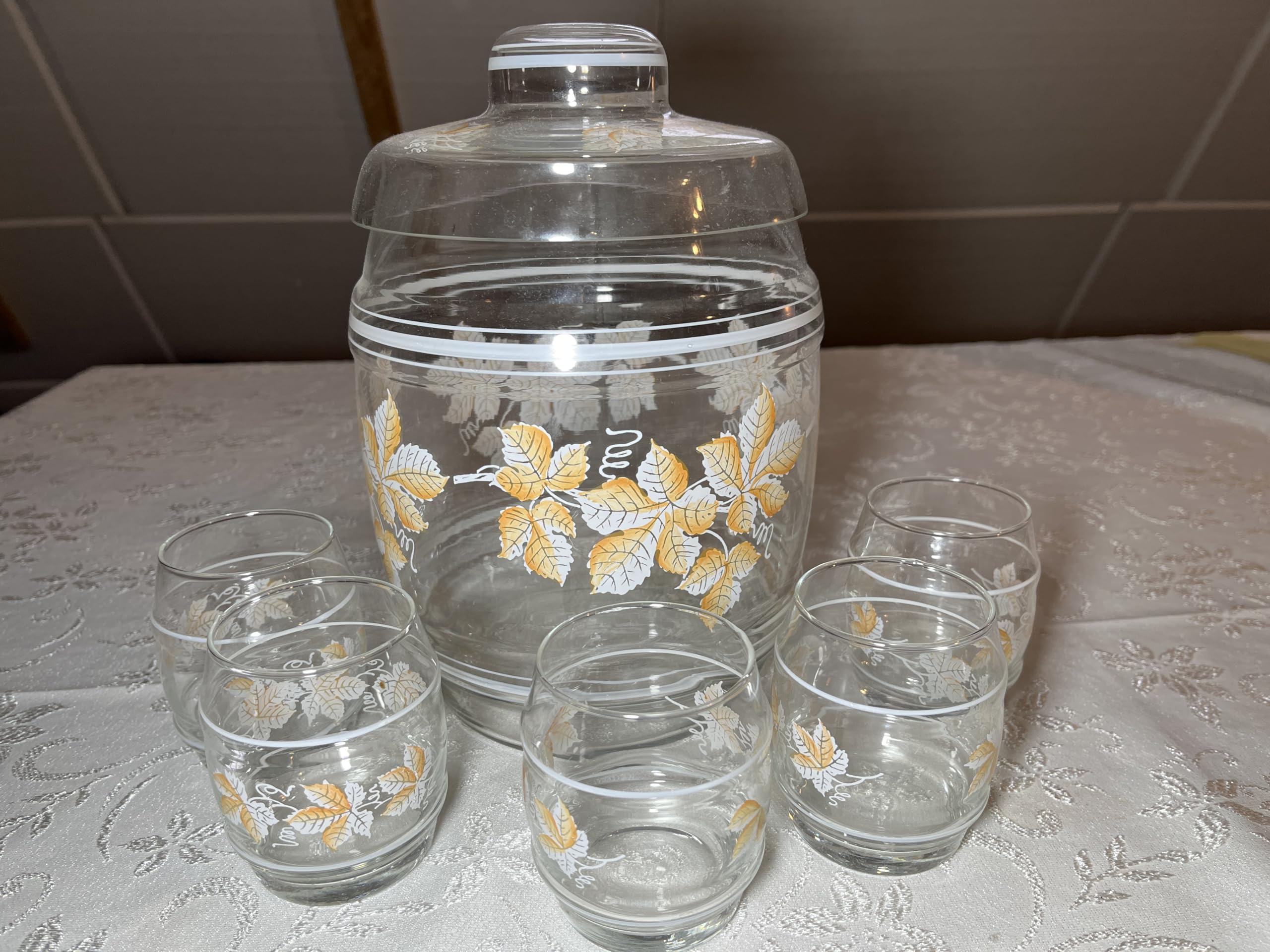 Generisch Vintage Bowle Set mit gelbem Weinblätter Motiven für 5 personen